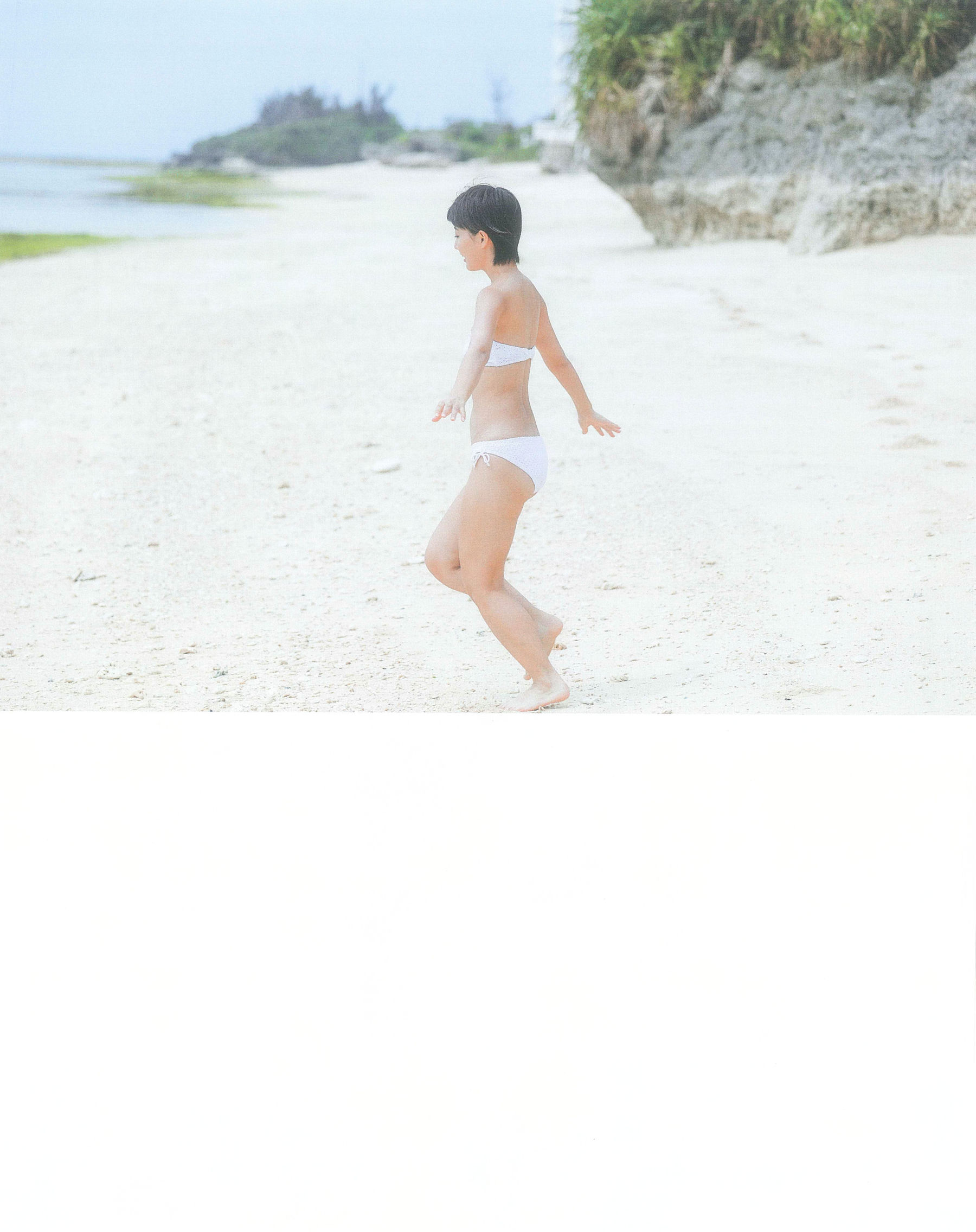 Manami Arai 新井愛瞳『セブンティーンズ?ブルー』1st写真集