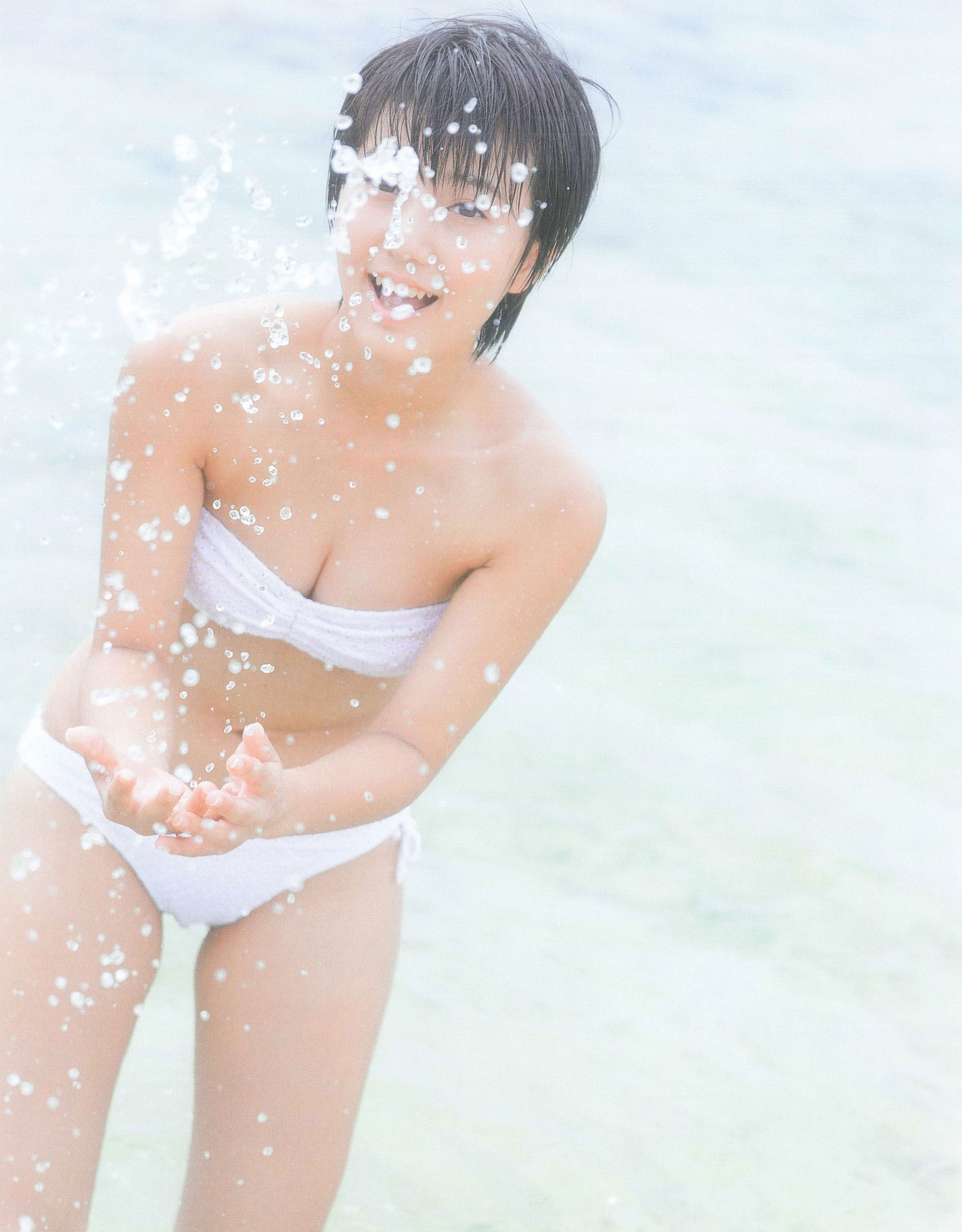 Manami Arai 新井愛瞳『セブンティーンズ?ブルー』1st写真集