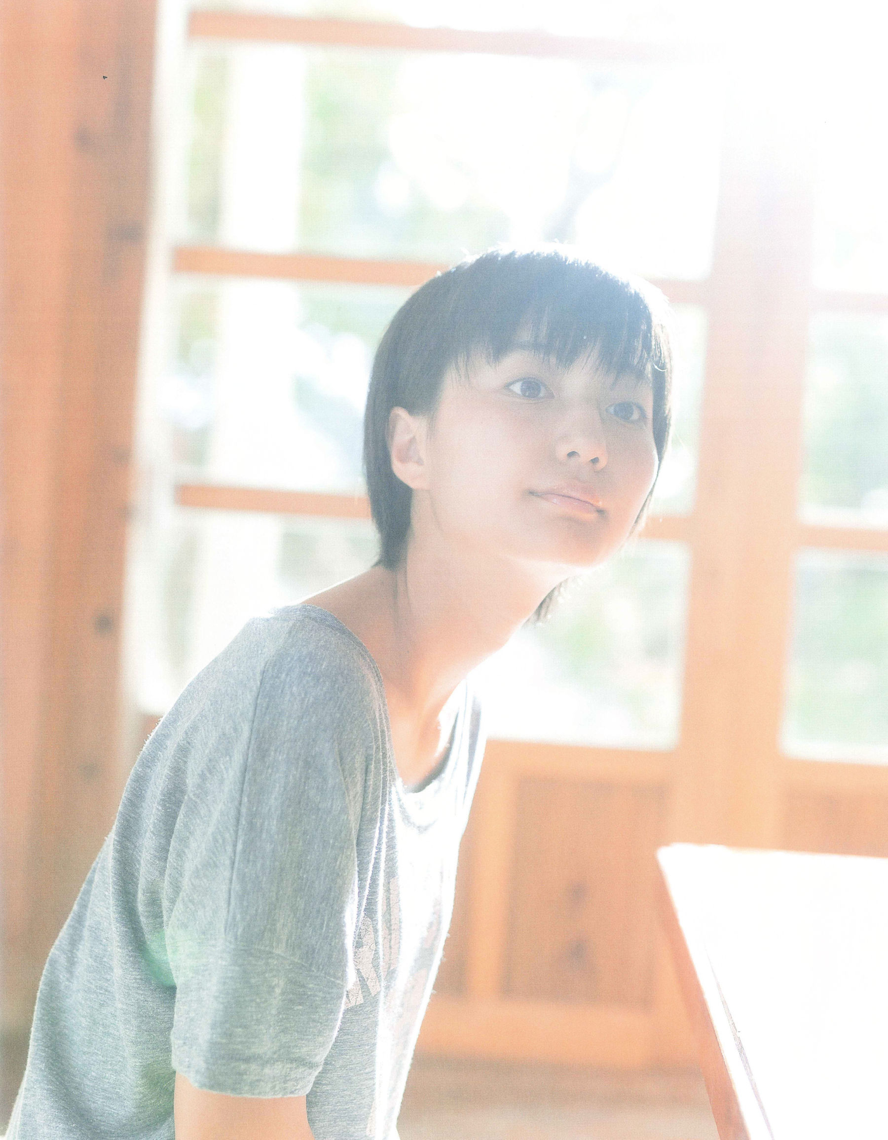 Manami Arai 新井愛瞳『セブンティーンズ?ブルー』1st写真集