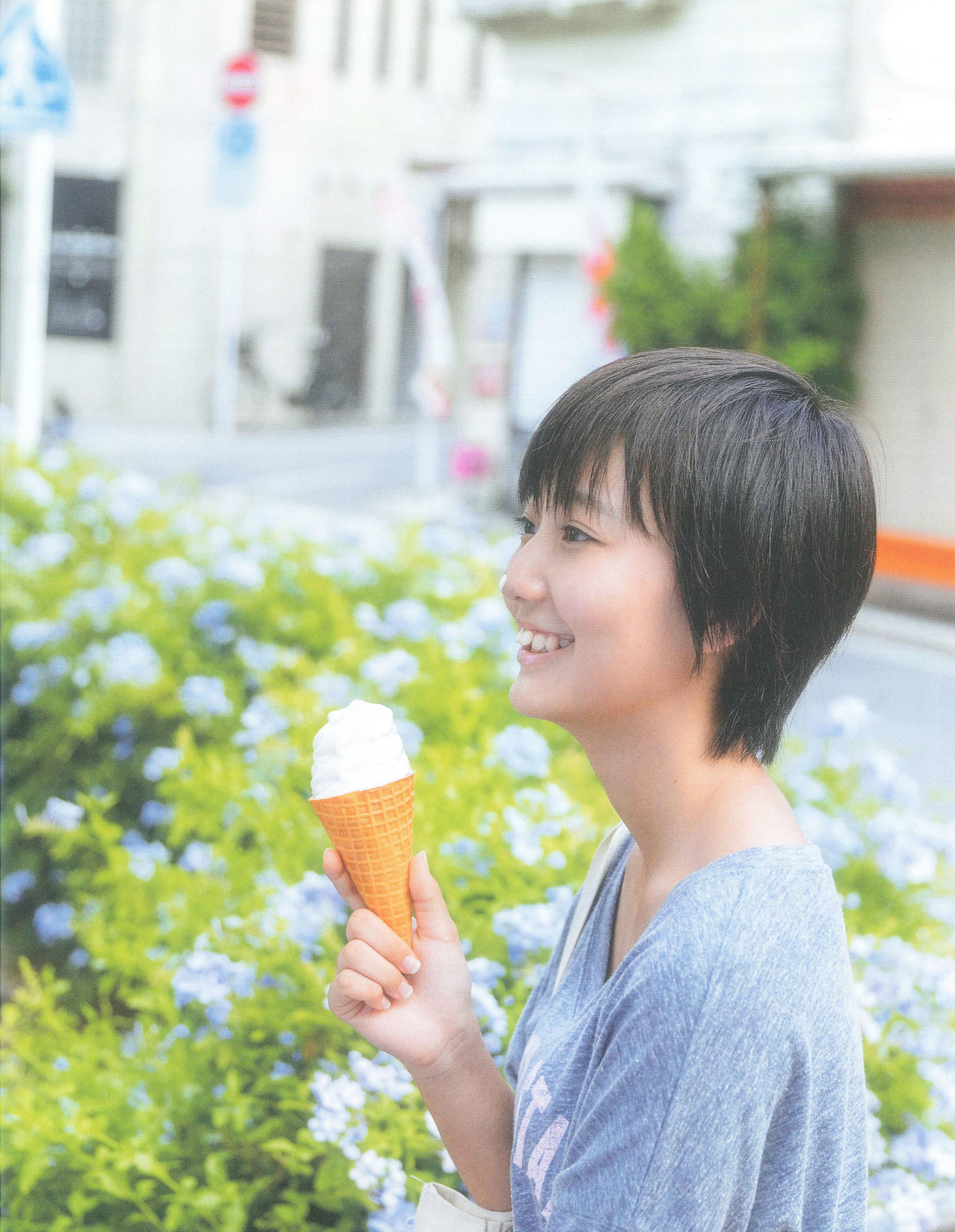 Manami Arai 新井愛瞳『セブンティーンズ?ブルー』1st写真集
