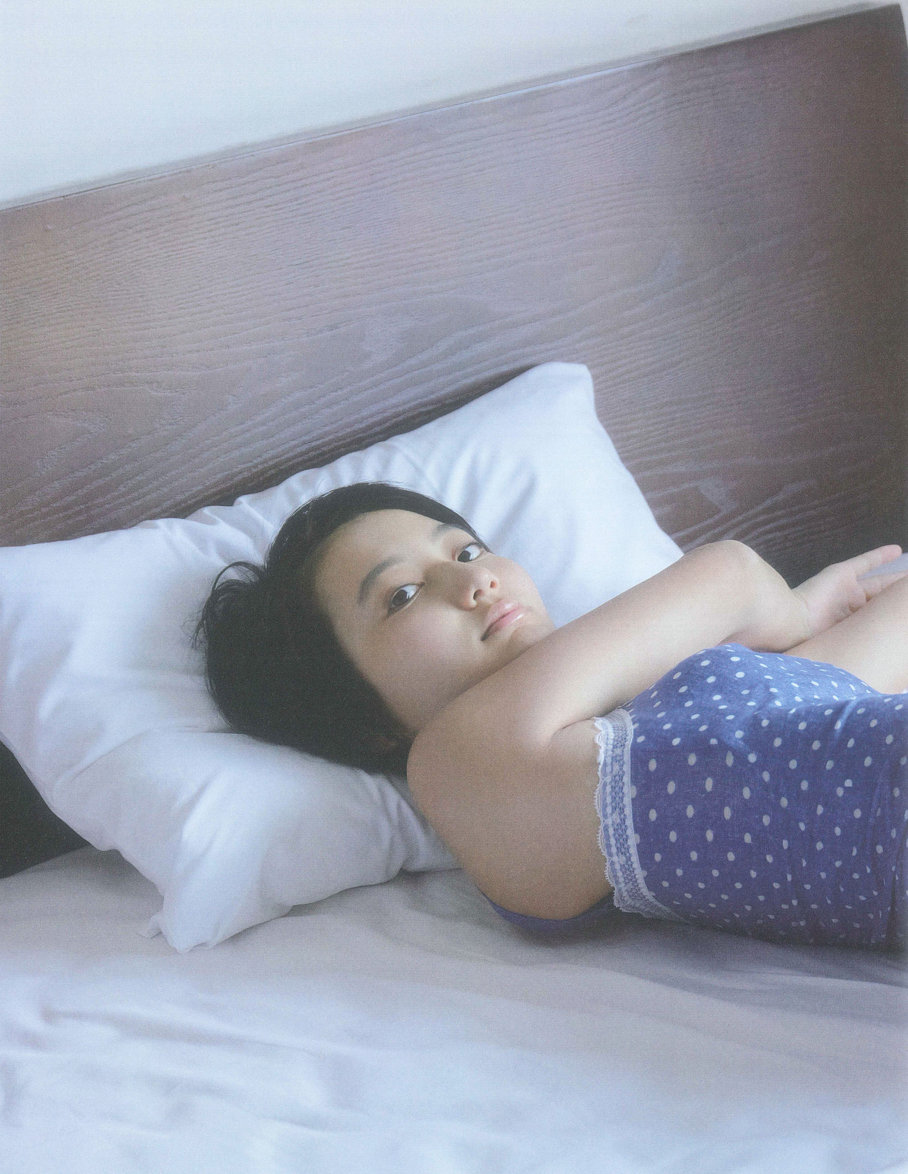 Manami Arai 新井愛瞳『セブンティーンズ?ブルー』1st写真集