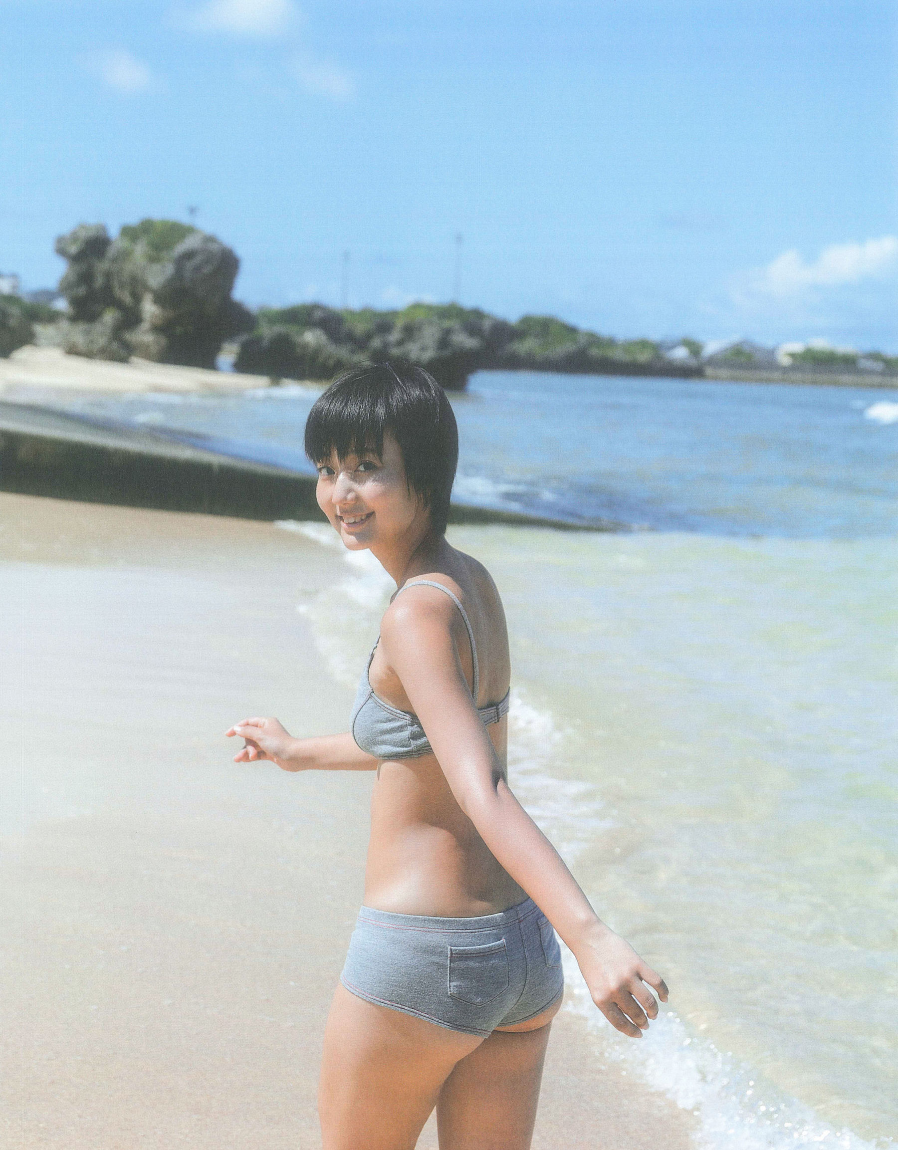 Manami Arai 新井愛瞳『セブンティーンズ?ブルー』1st写真集