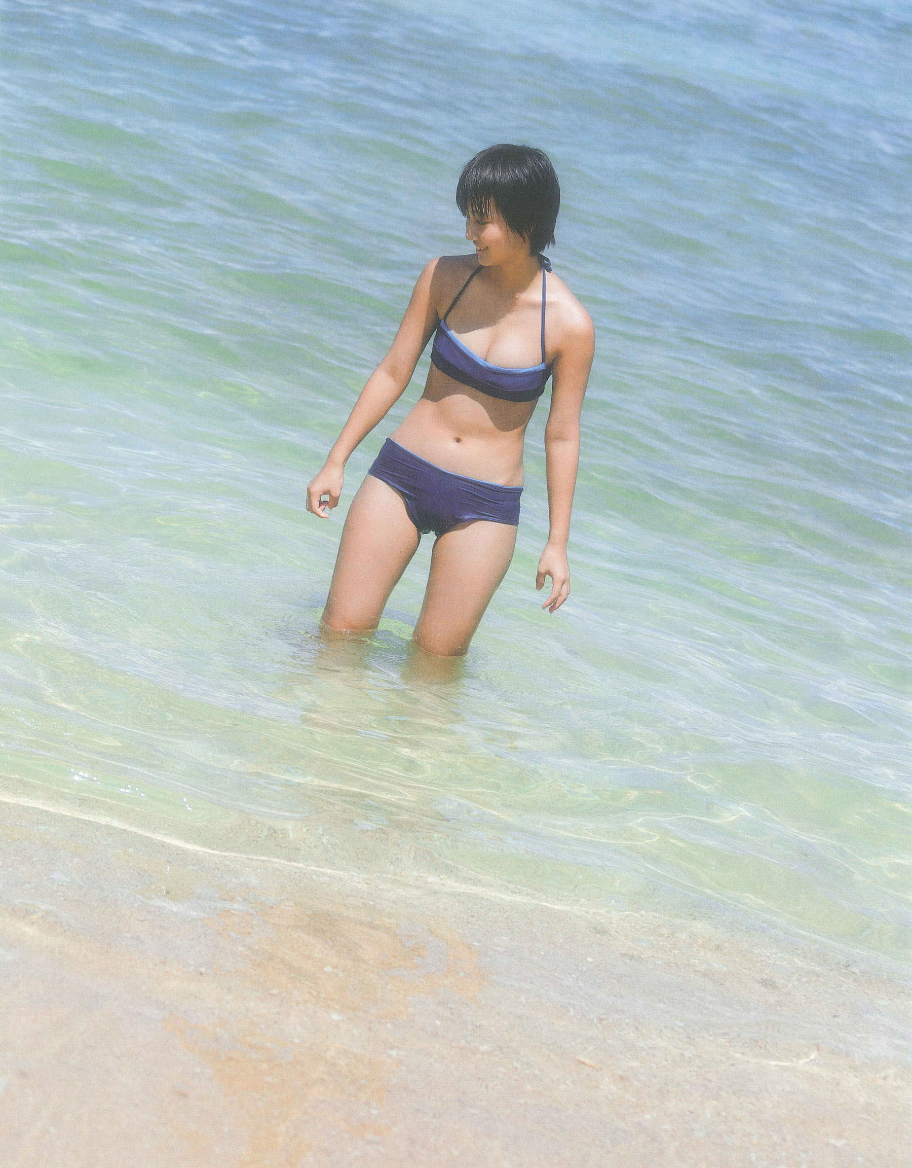 Manami Arai 新井愛瞳『セブンティーンズ?ブルー』1st写真集