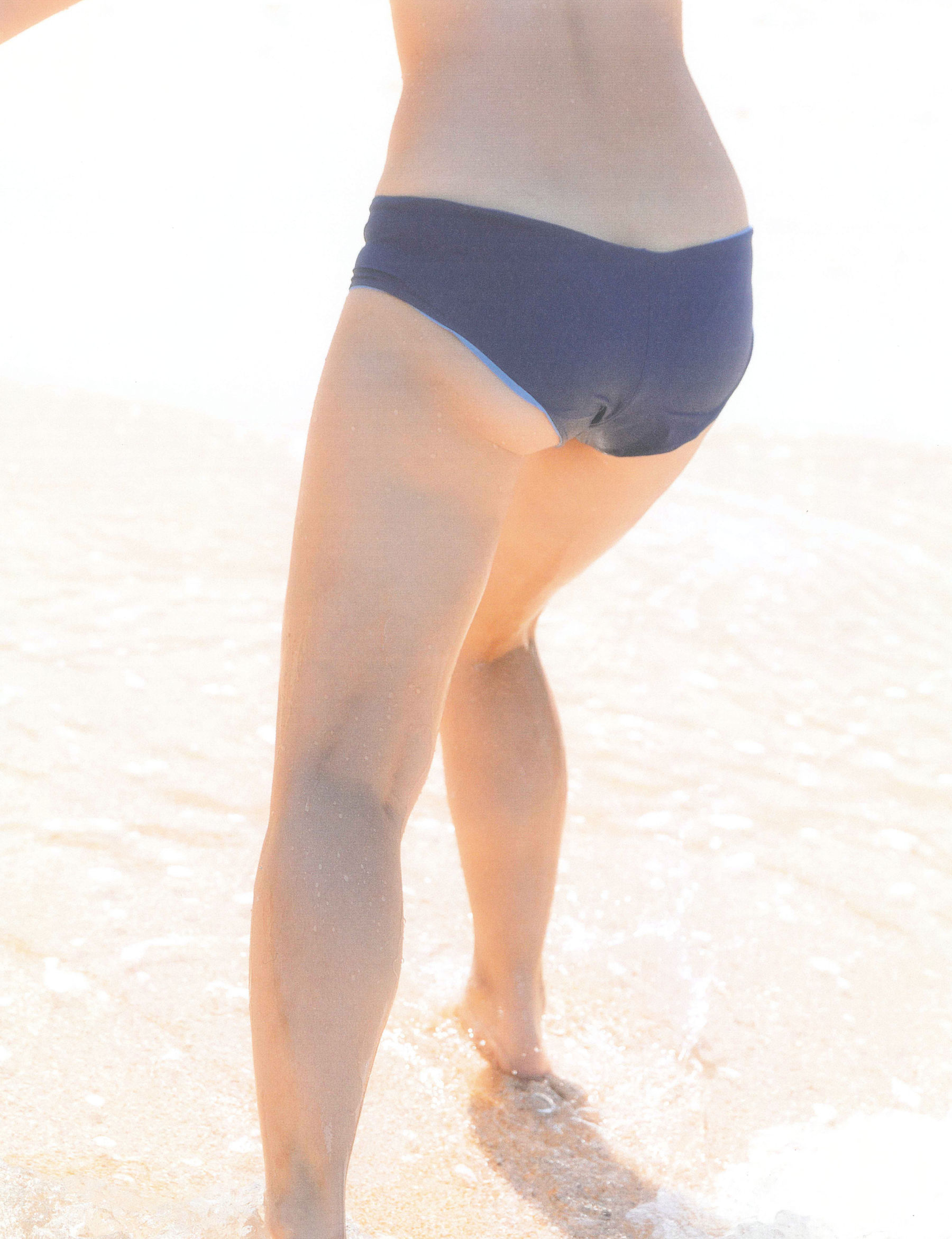Manami Arai 新井愛瞳『セブンティーンズ?ブルー』1st写真集