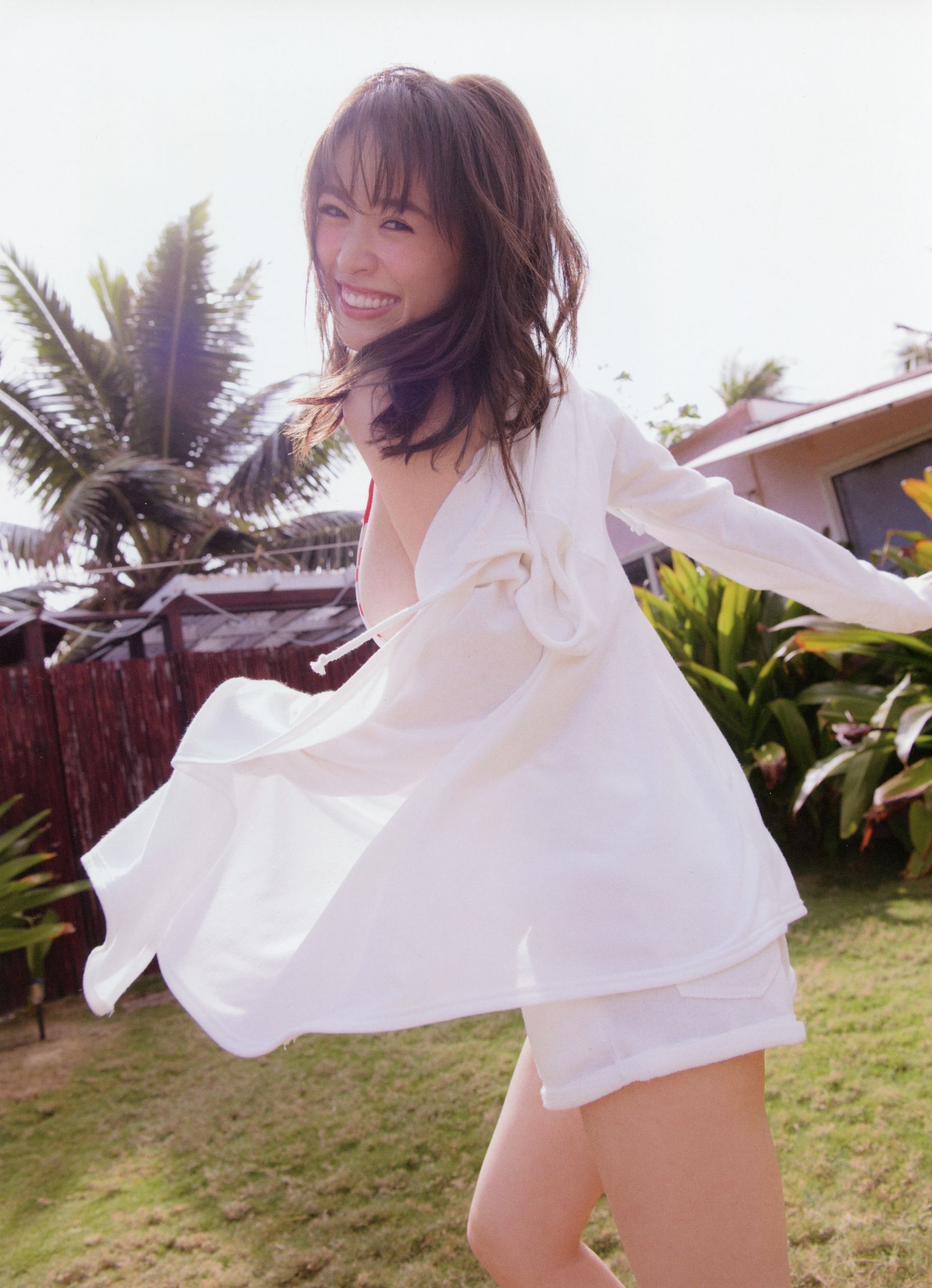 Rika Izumi 泉里香 1st Photobook「Rika!」
