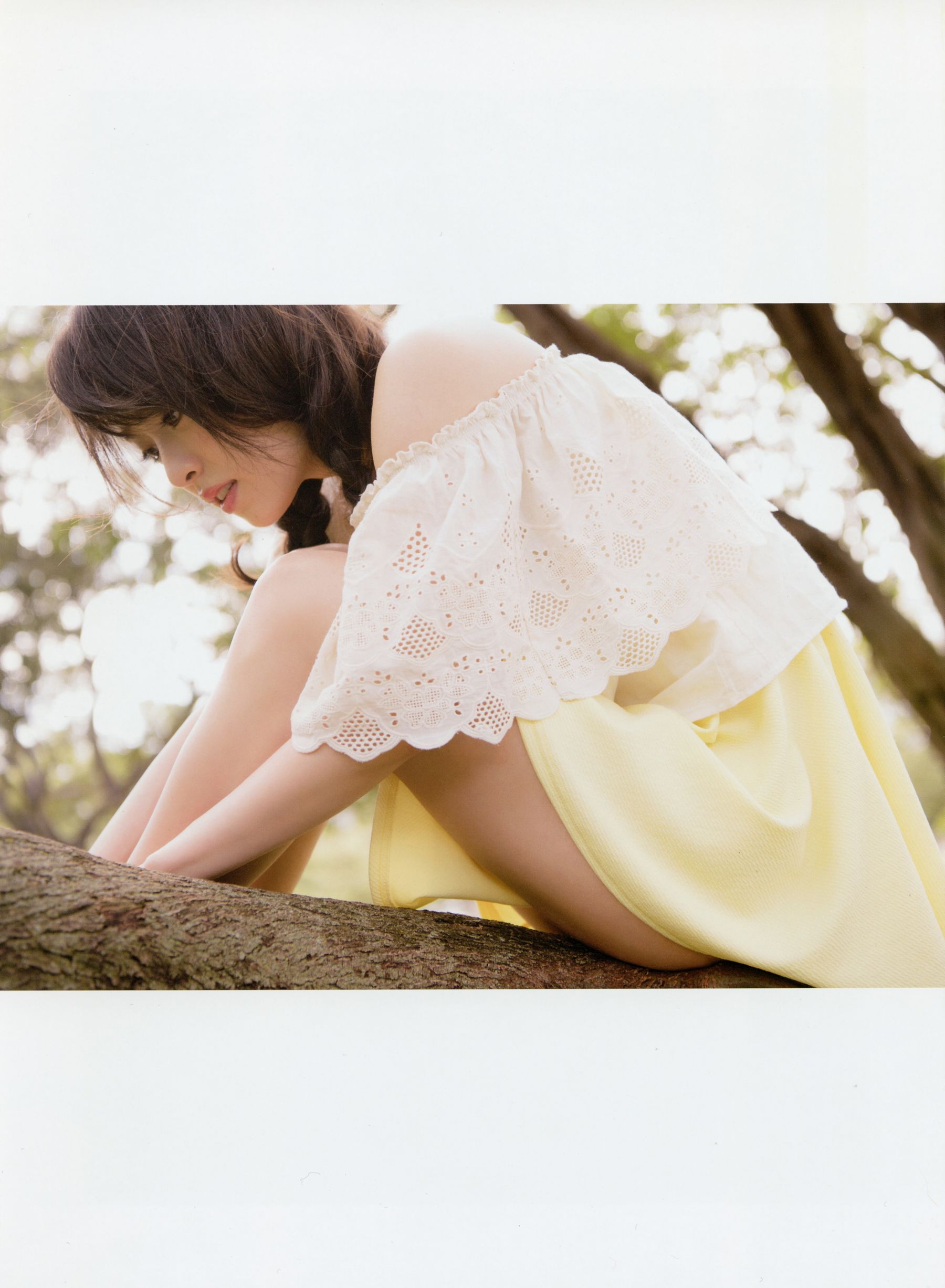 Rika Izumi 泉里香 1st Photobook「Rika!」
