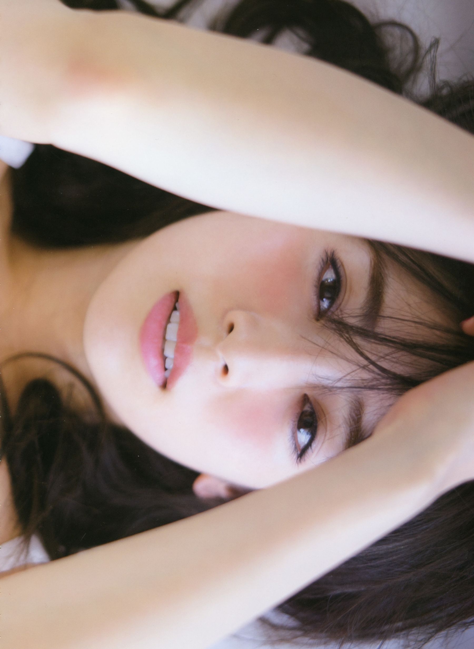 Rika Izumi 泉里香 1st Photobook「Rika!」