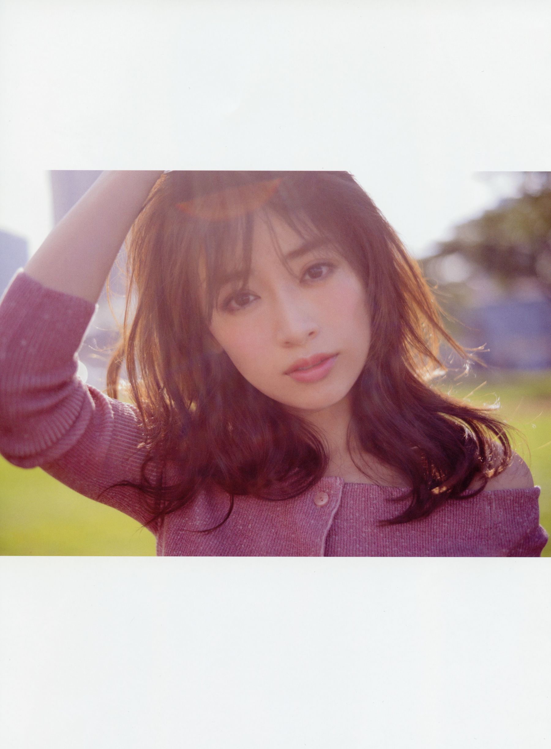 Rika Izumi 泉里香 1st Photobook「Rika!」
