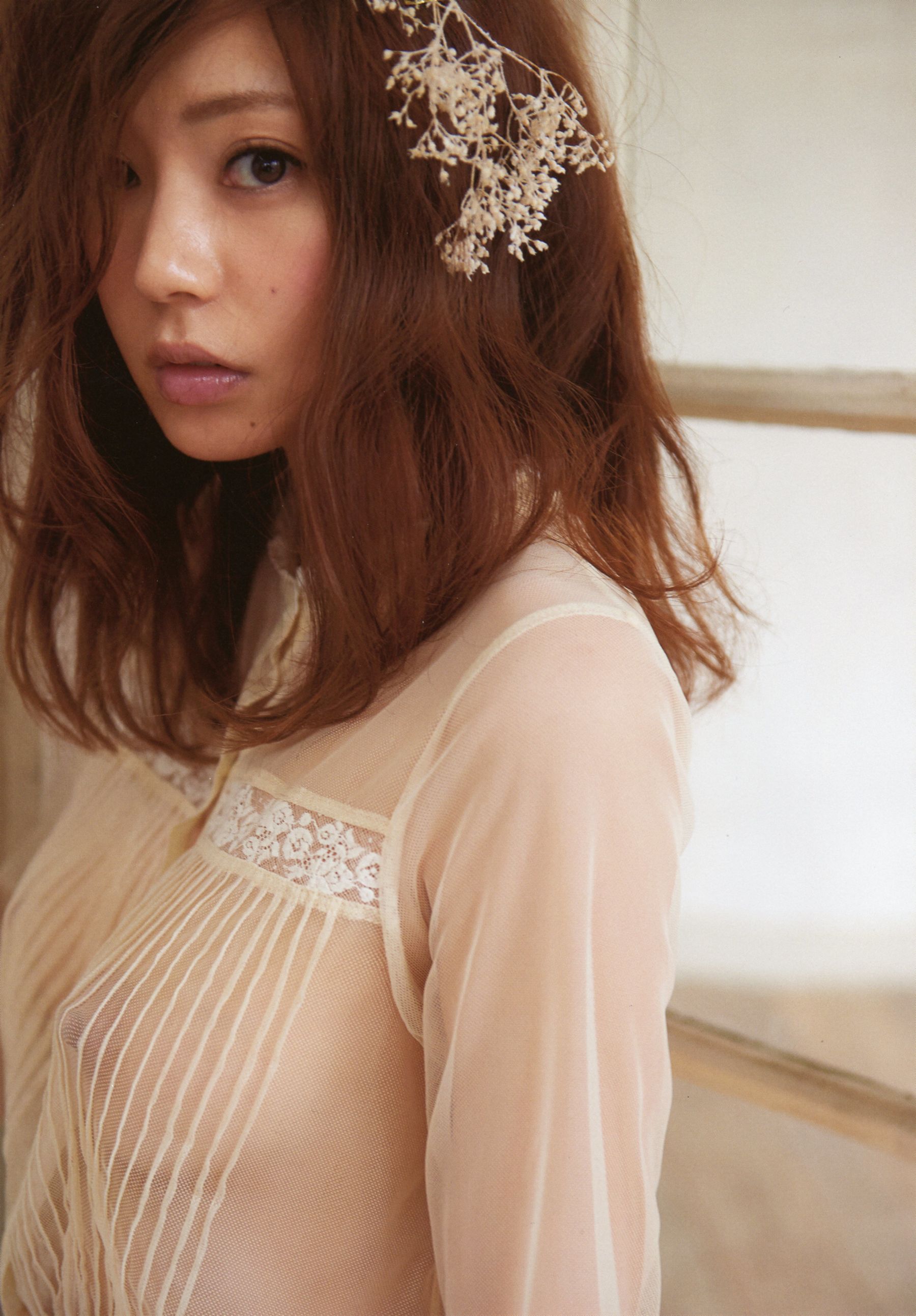 Yuria Haga 芳賀優里亜 写真集 「赤×ピンク」