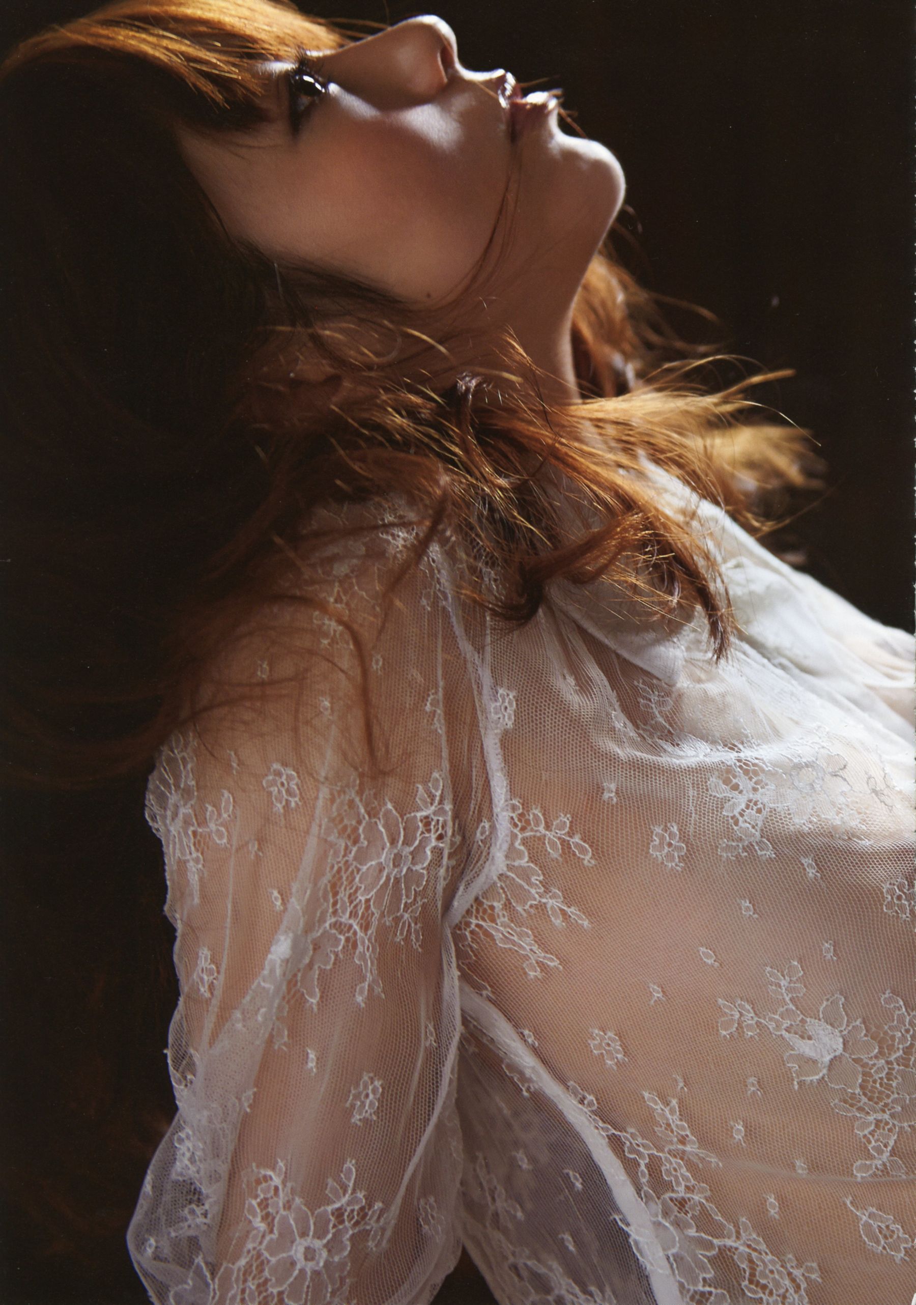 Yuria Haga 芳賀優里亜 写真集 「赤×ピンク」