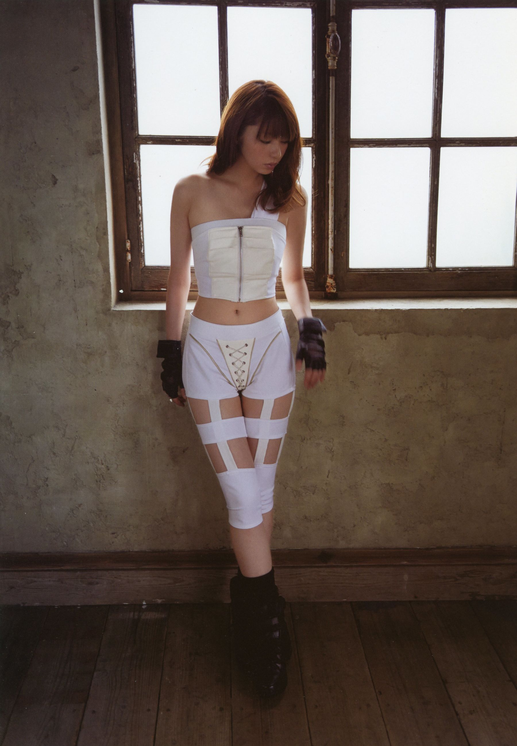 Yuria Haga 芳賀優里亜 写真集 「赤×ピンク」