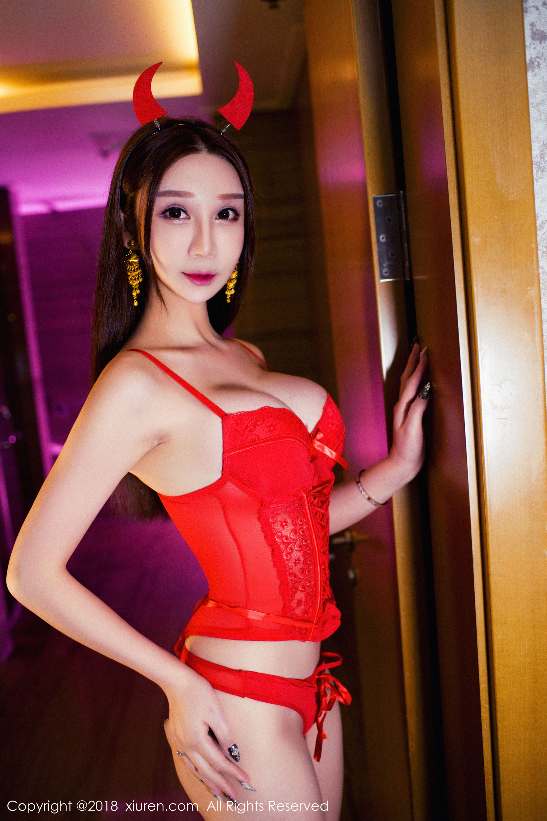[秀人XIUREN] No.1212 李宓儿
