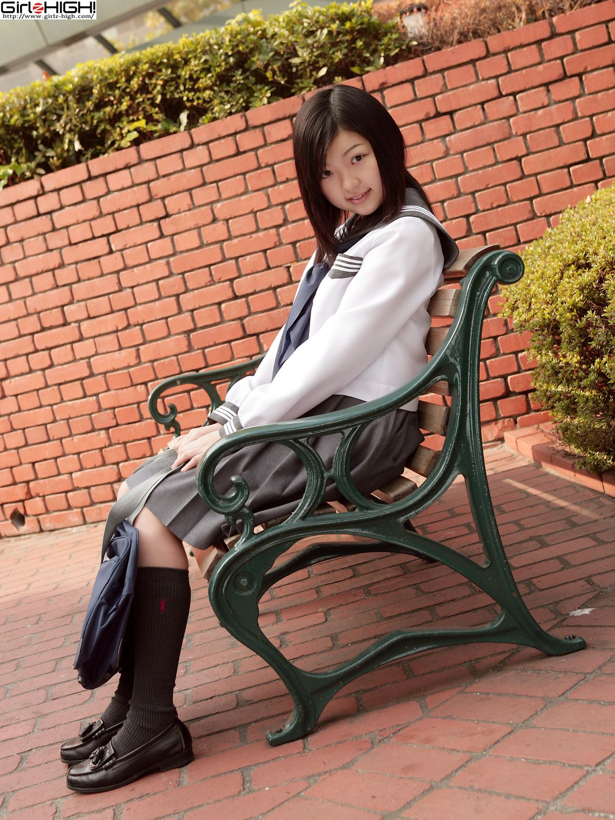 [Girlz-High] Moe Misaki 美咲萌 Gravure Gallery - g074 Photoset 01