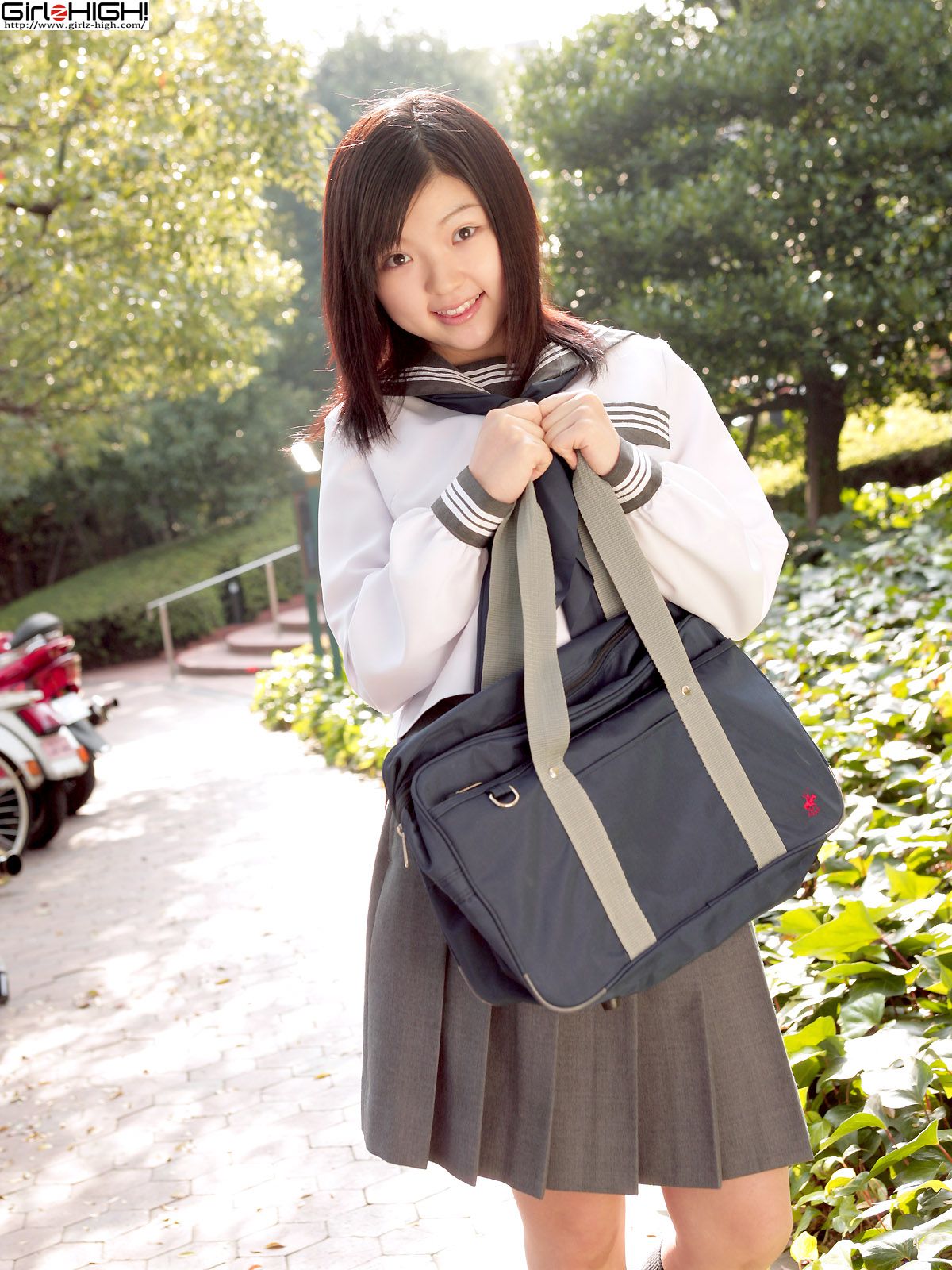 [Girlz-High] Moe Misaki 美咲萌 Gravure Gallery - g074 Photoset 01