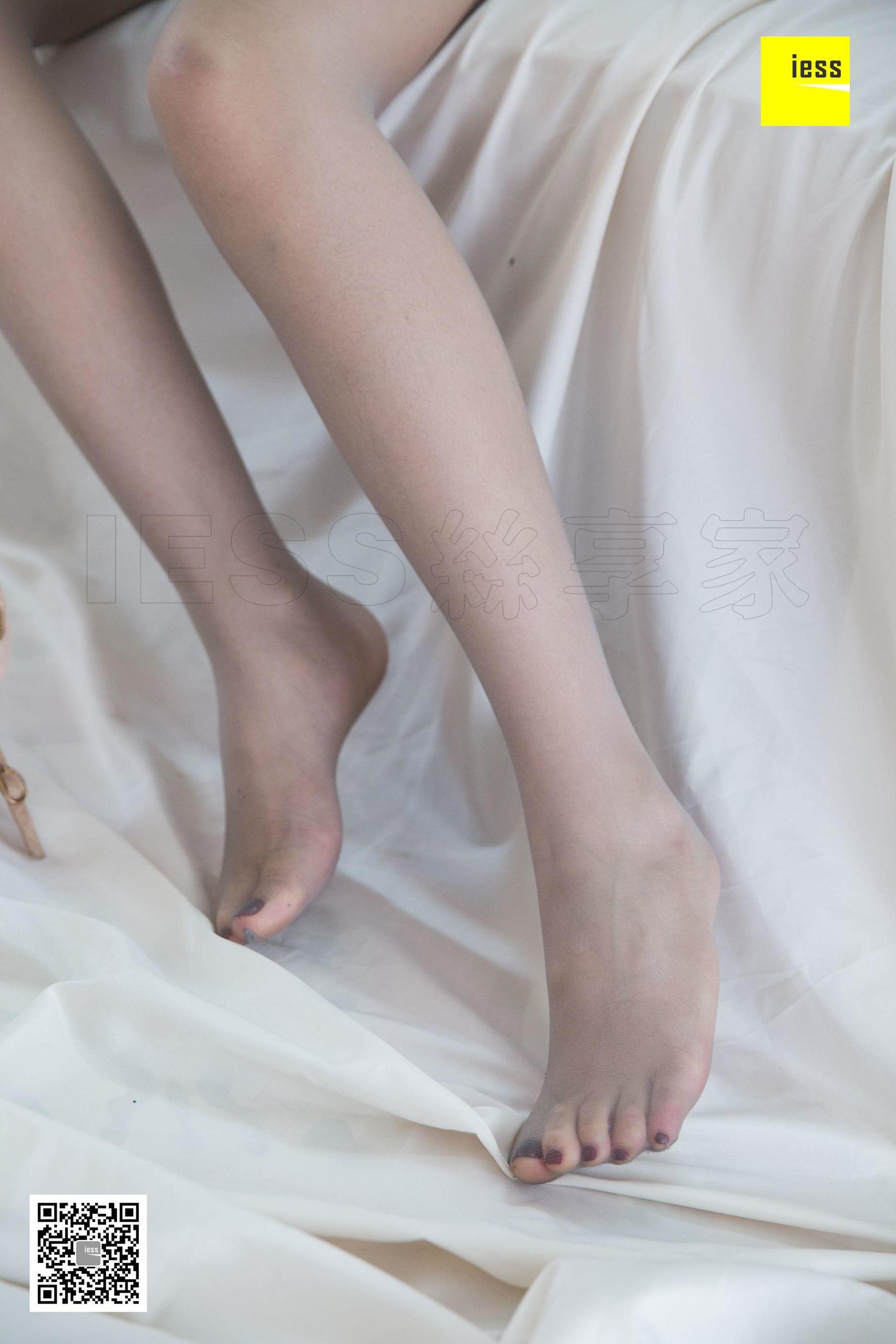 [异思趣向IESS] 模特九妹《九妹碎花裙灰丝》