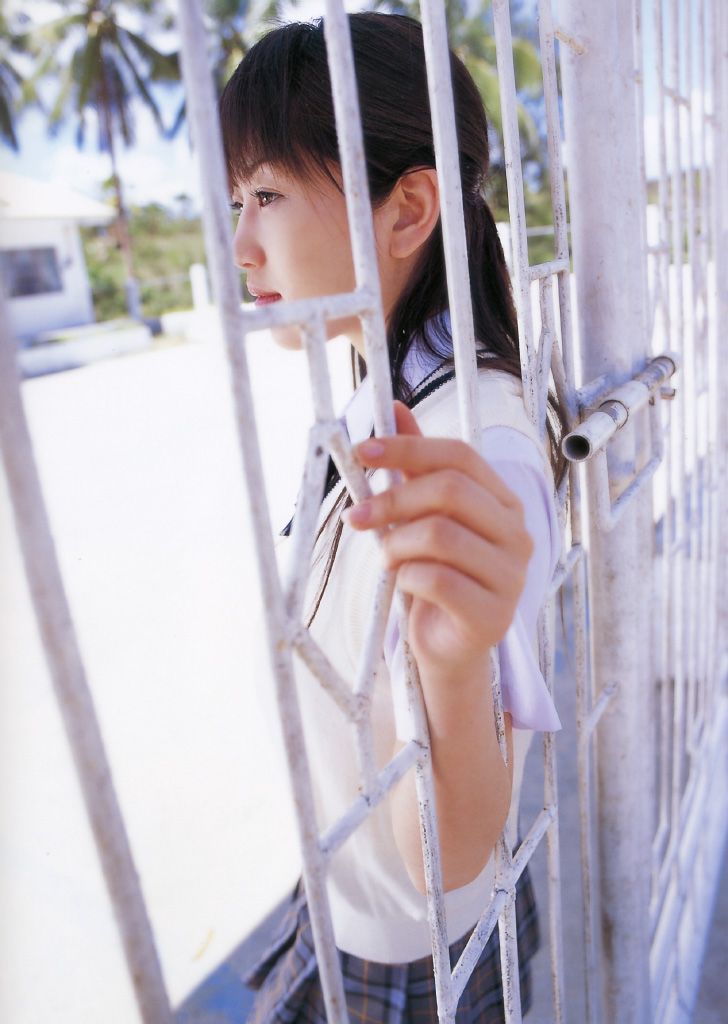 中村知世 《知世初見世》 写真集  撮影 Mouri Mitsuhiro