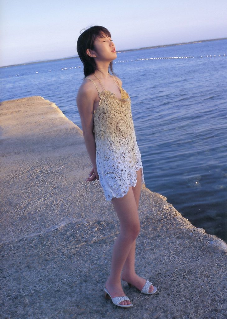 中村知世 《知世初見世》 写真集  撮影 Mouri Mitsuhiro