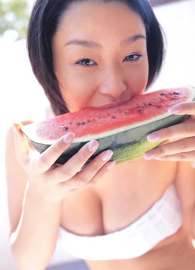 佐藤和沙 『もぎたてフルーツ』 写真集  撮影 西条 彰仁