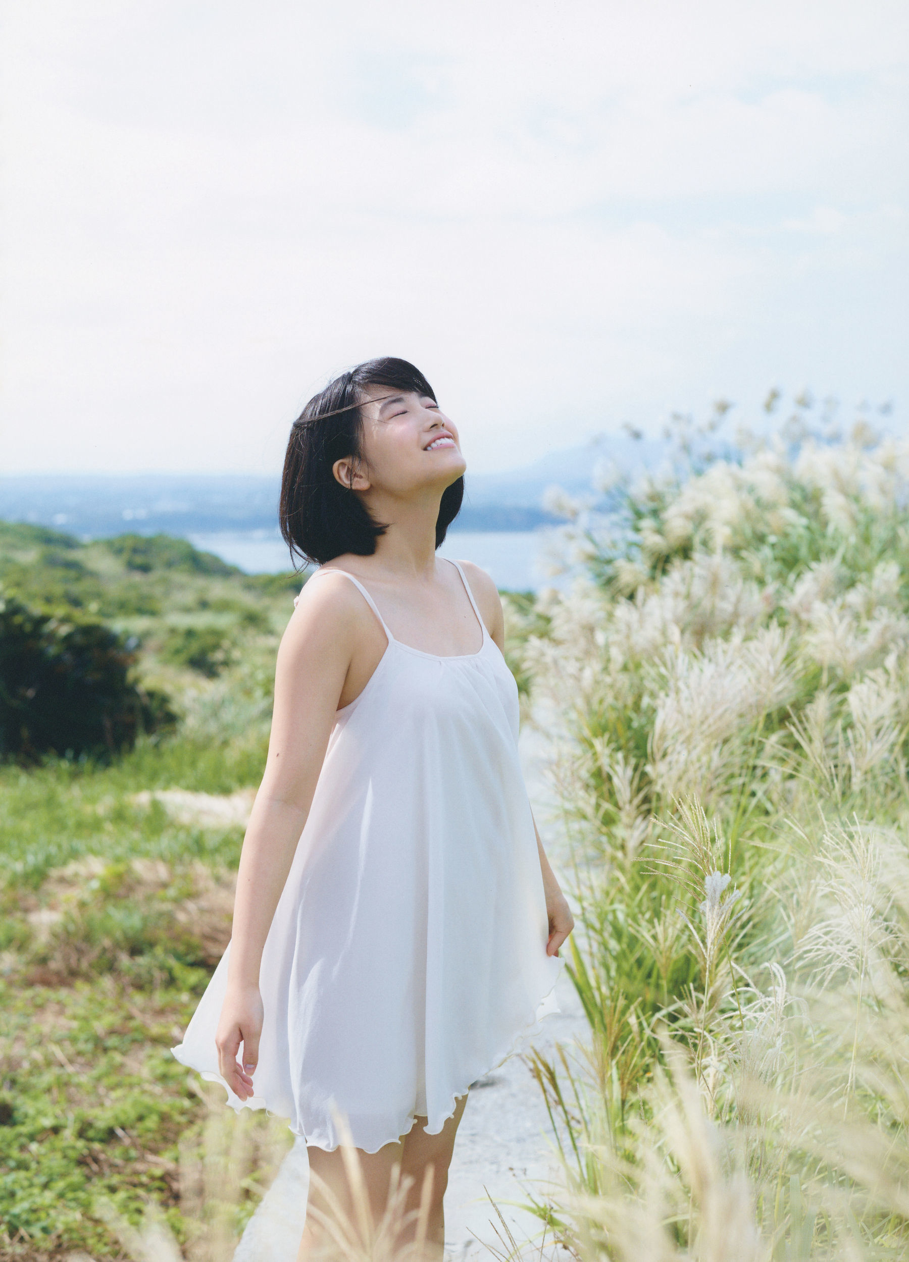 朝長美桜 ファースト写真集 日向