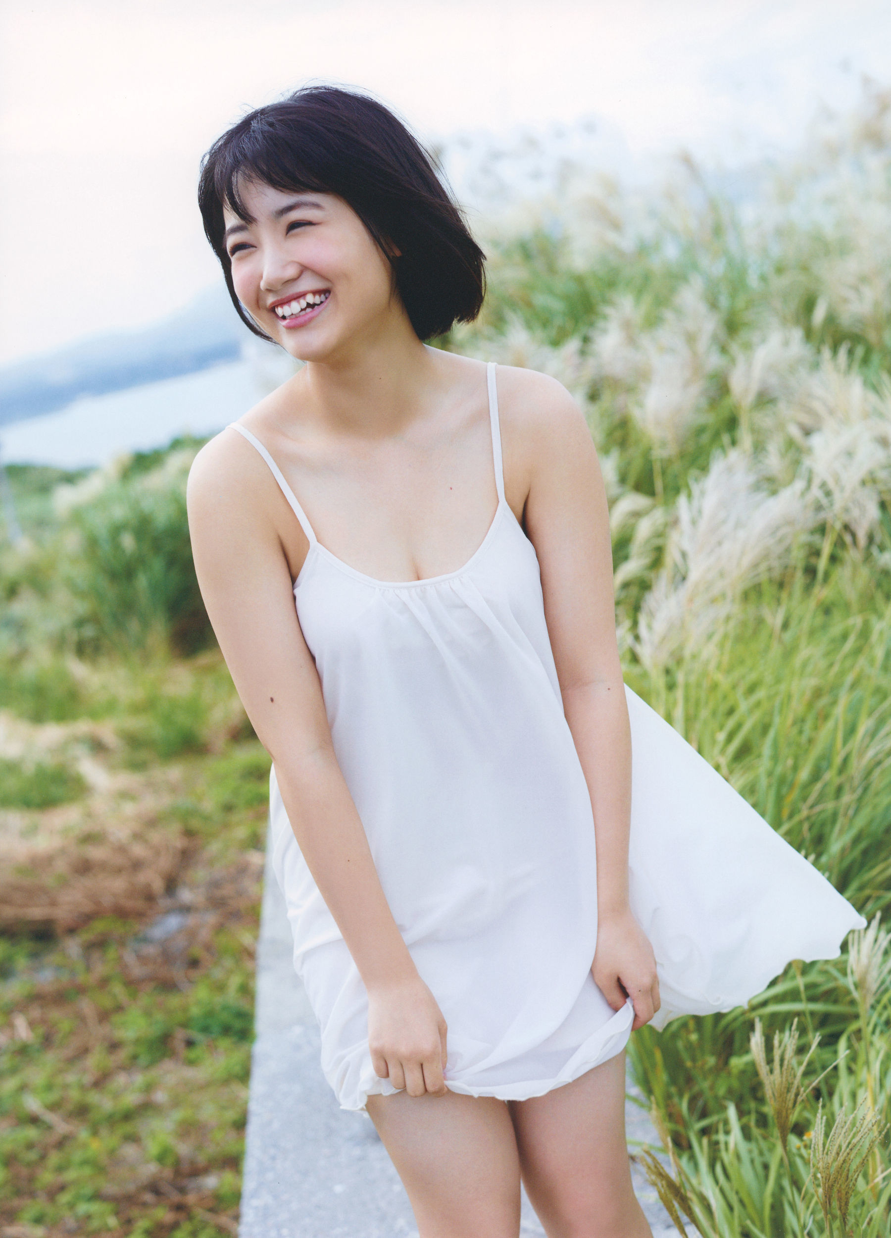 朝長美桜 ファースト写真集 日向