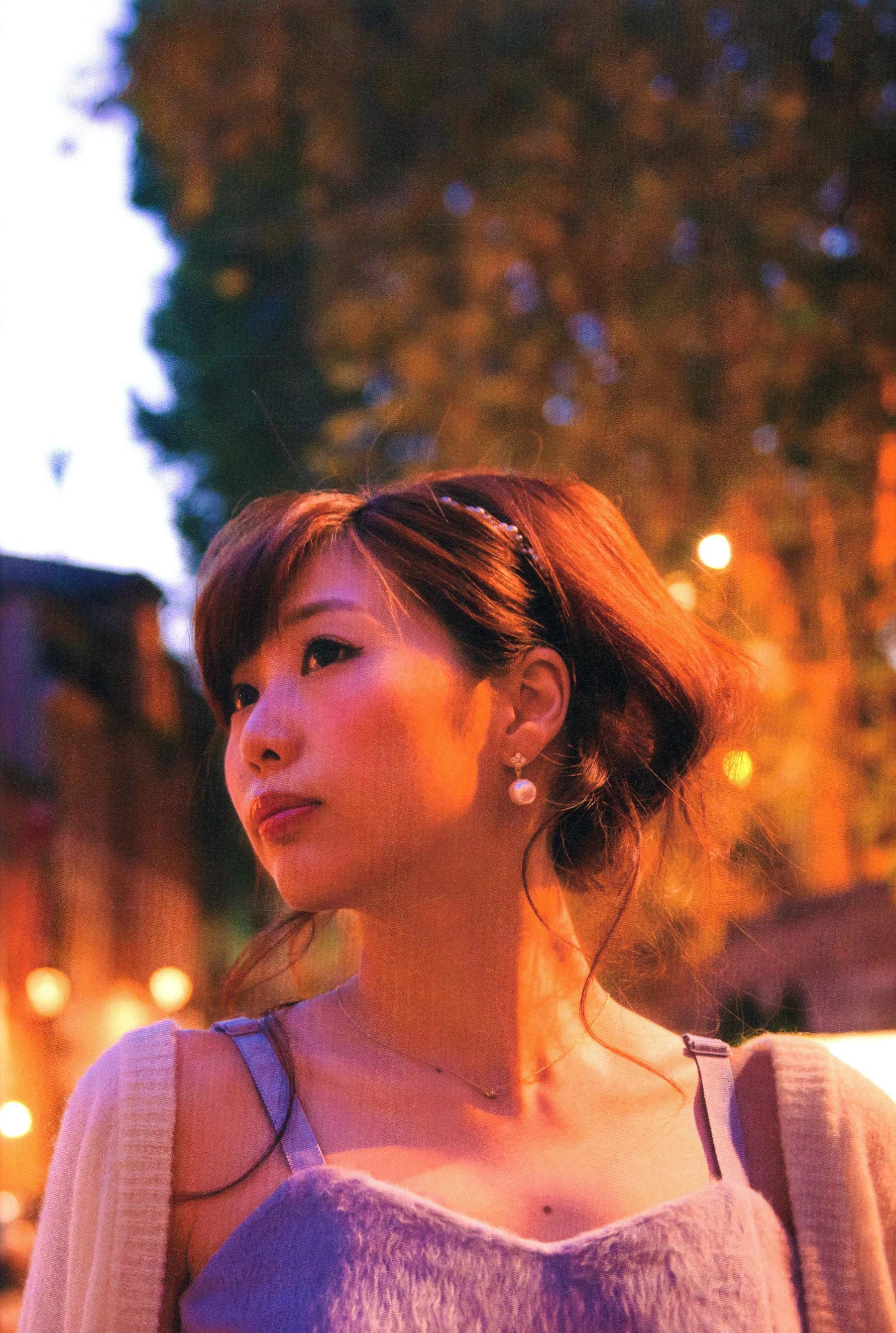 楠田亜衣奈 ファーストソロ写真集「くすくすくっすん」