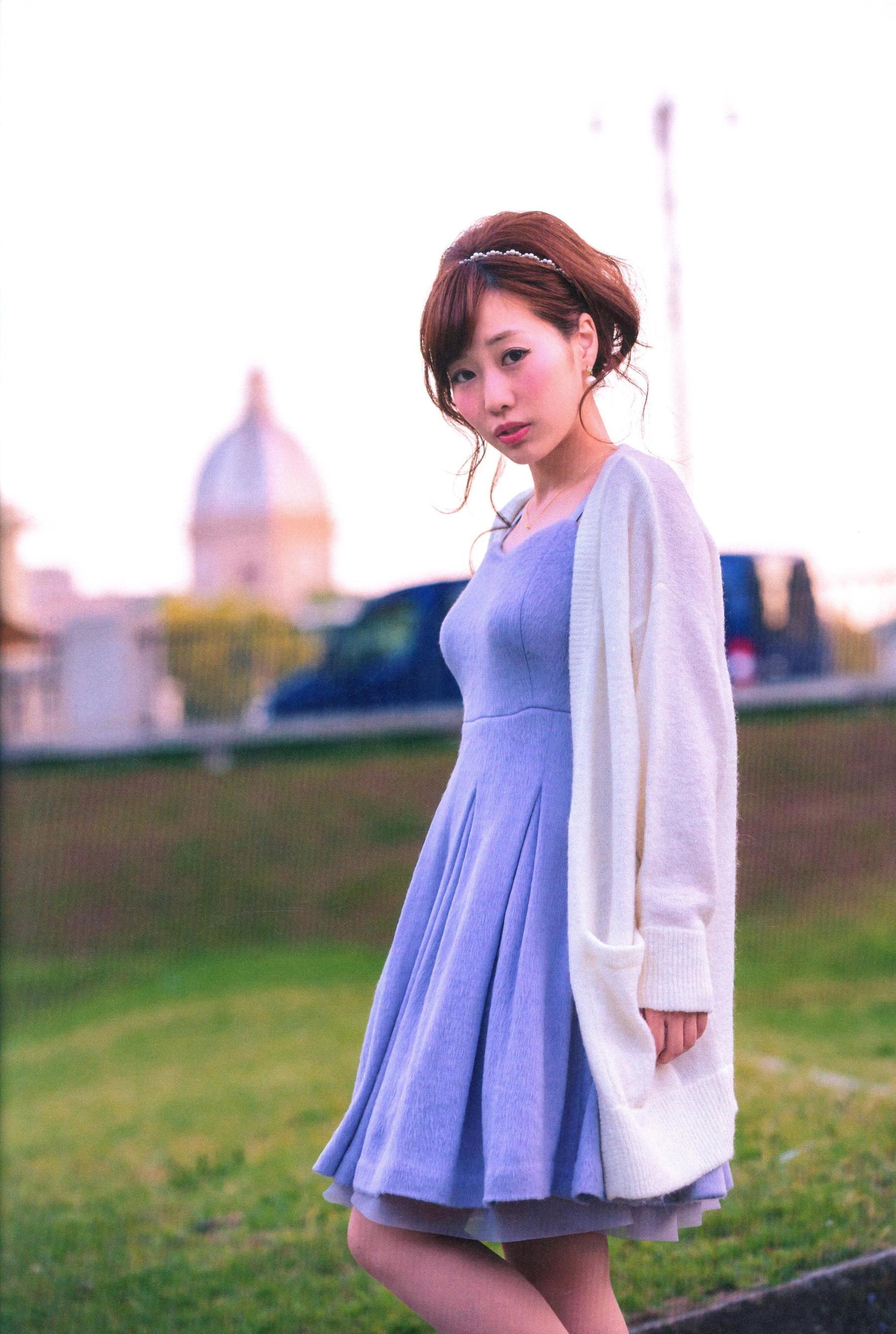楠田亜衣奈 ファーストソロ写真集「くすくすくっすん」