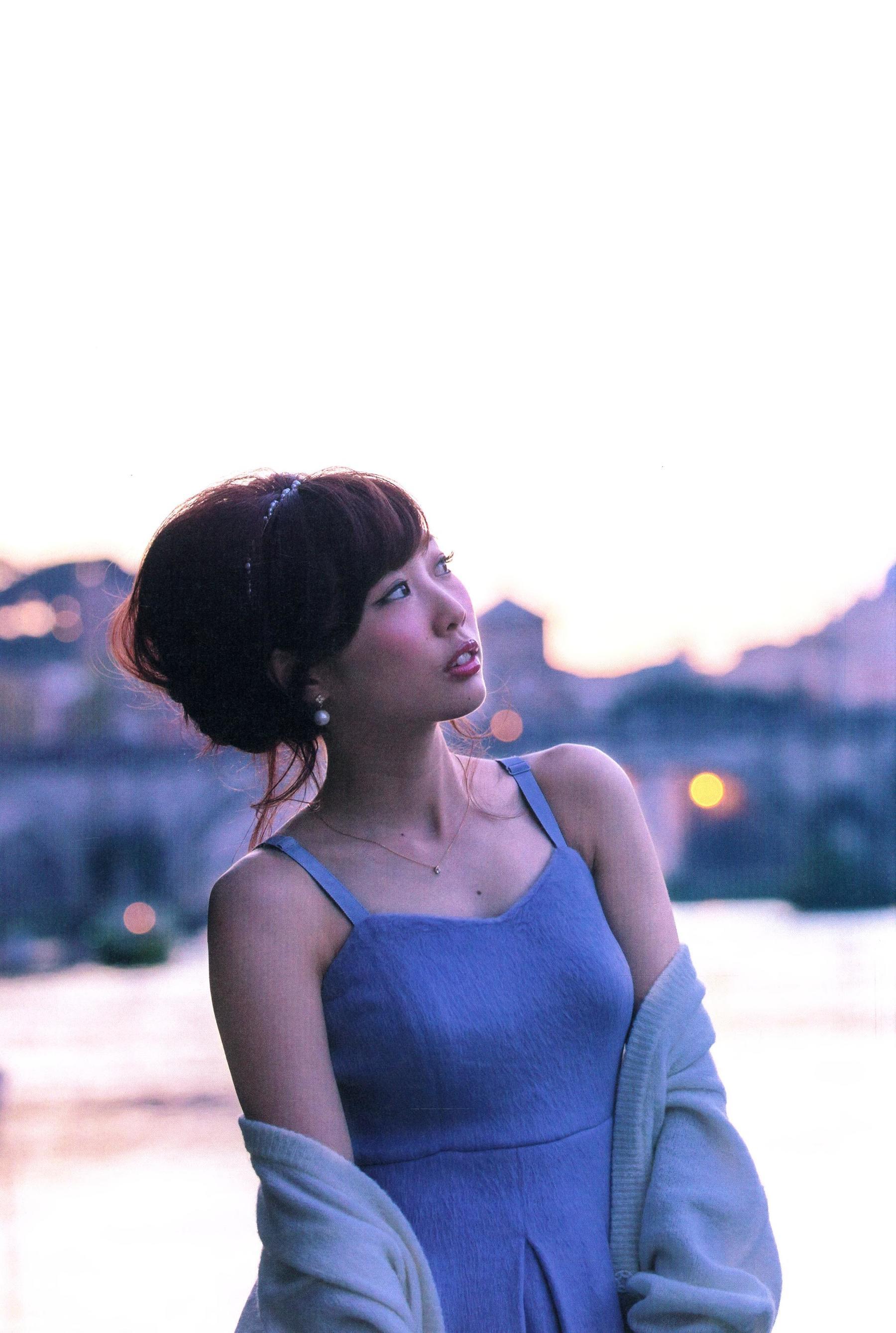 楠田亜衣奈 ファーストソロ写真集「くすくすくっすん」