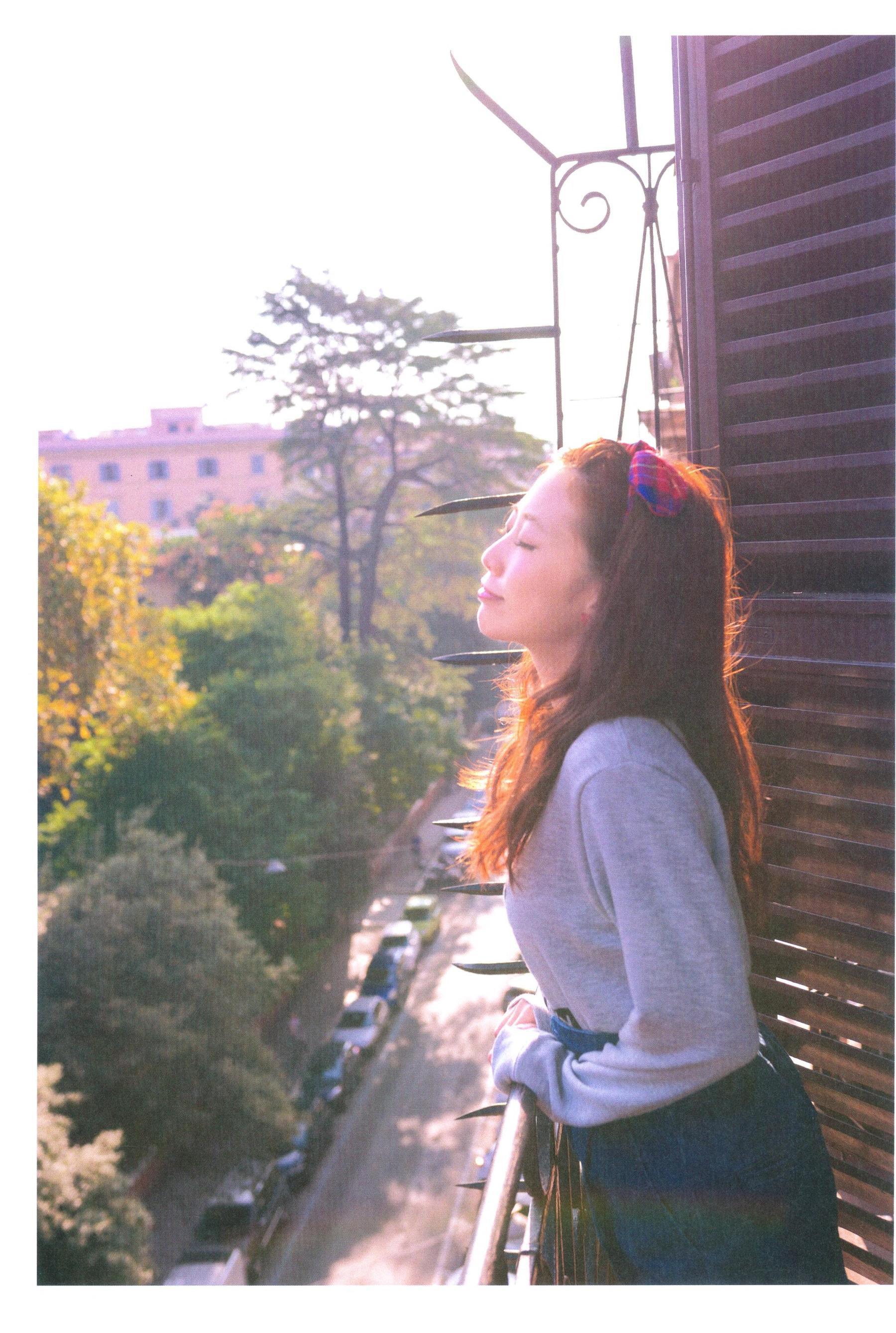 楠田亜衣奈 ファーストソロ写真集「くすくすくっすん」