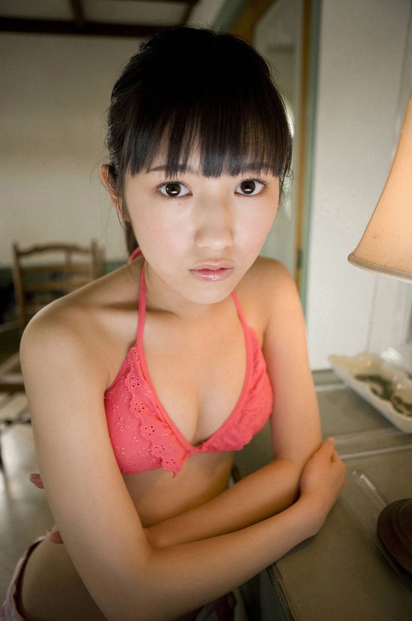 渡邊麻友『1st写真集 まゆゆ』 渡边达生