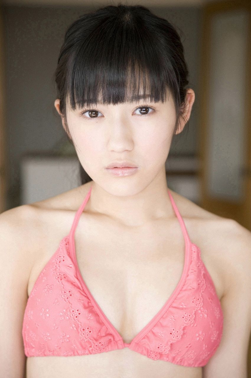渡邊麻友『1st写真集 まゆゆ』 渡边达生