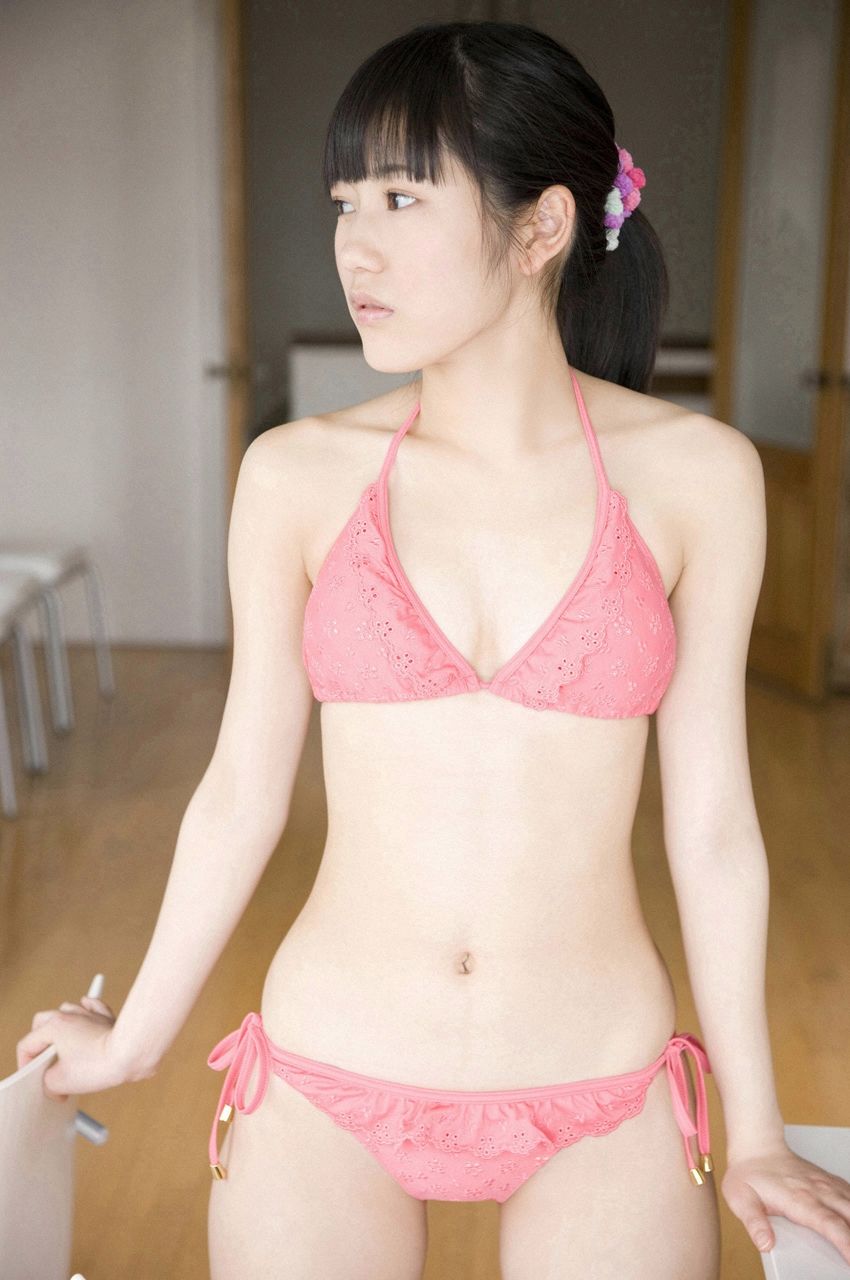 渡邊麻友『1st写真集 まゆゆ』 渡边达生