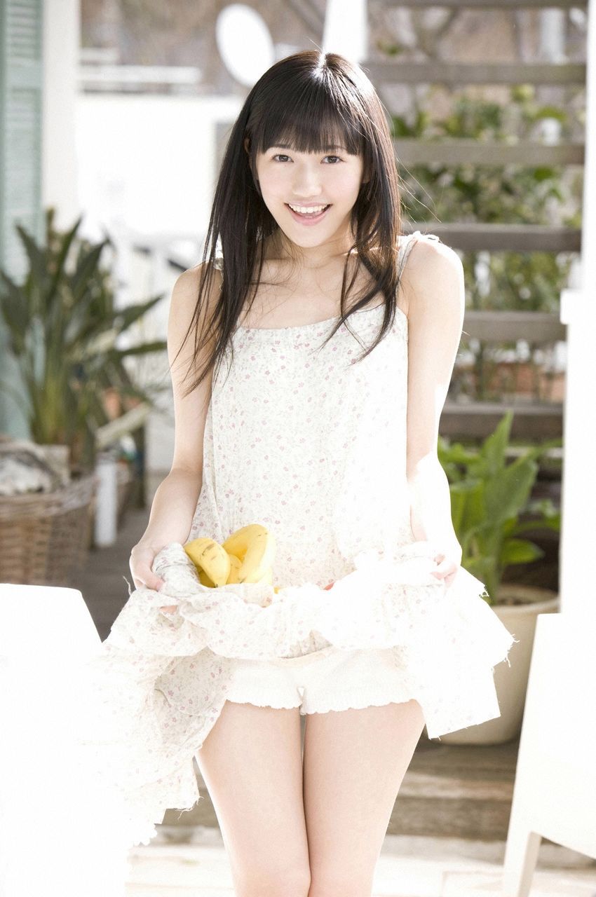 渡邊麻友『1st写真集 まゆゆ』 渡边达生