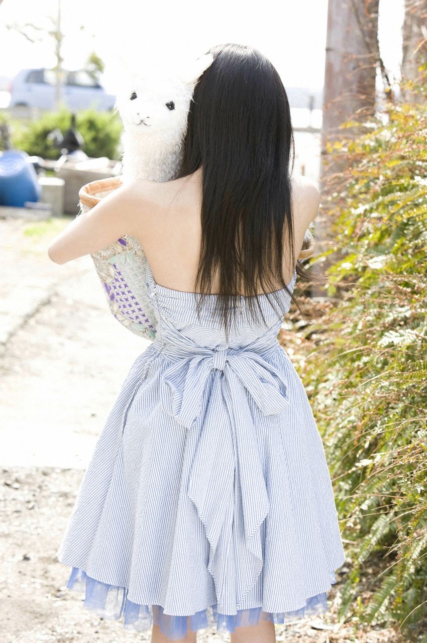 渡邊麻友『1st写真集 まゆゆ』 渡边达生