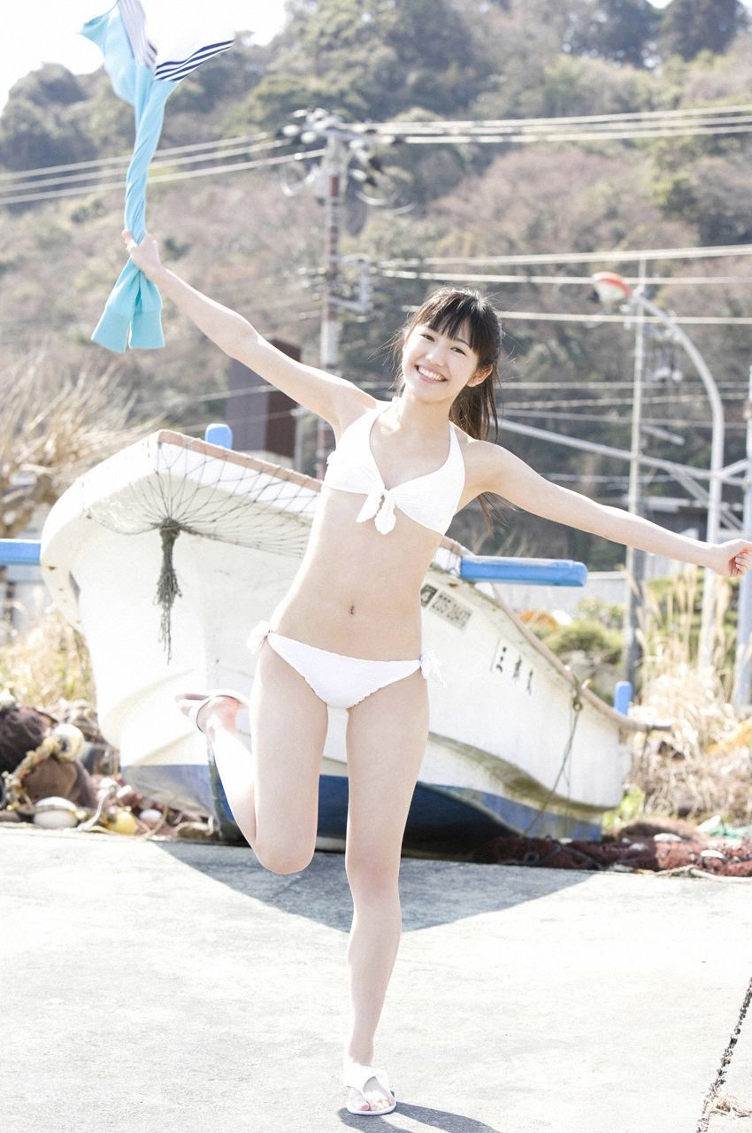 渡邊麻友『1st写真集 まゆゆ』 渡边达生