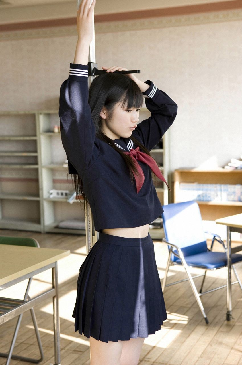 渡邊麻友『1st写真集 まゆゆ』 渡边达生