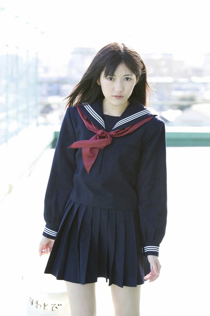 渡邊麻友『1st写真集 まゆゆ』 渡边达生