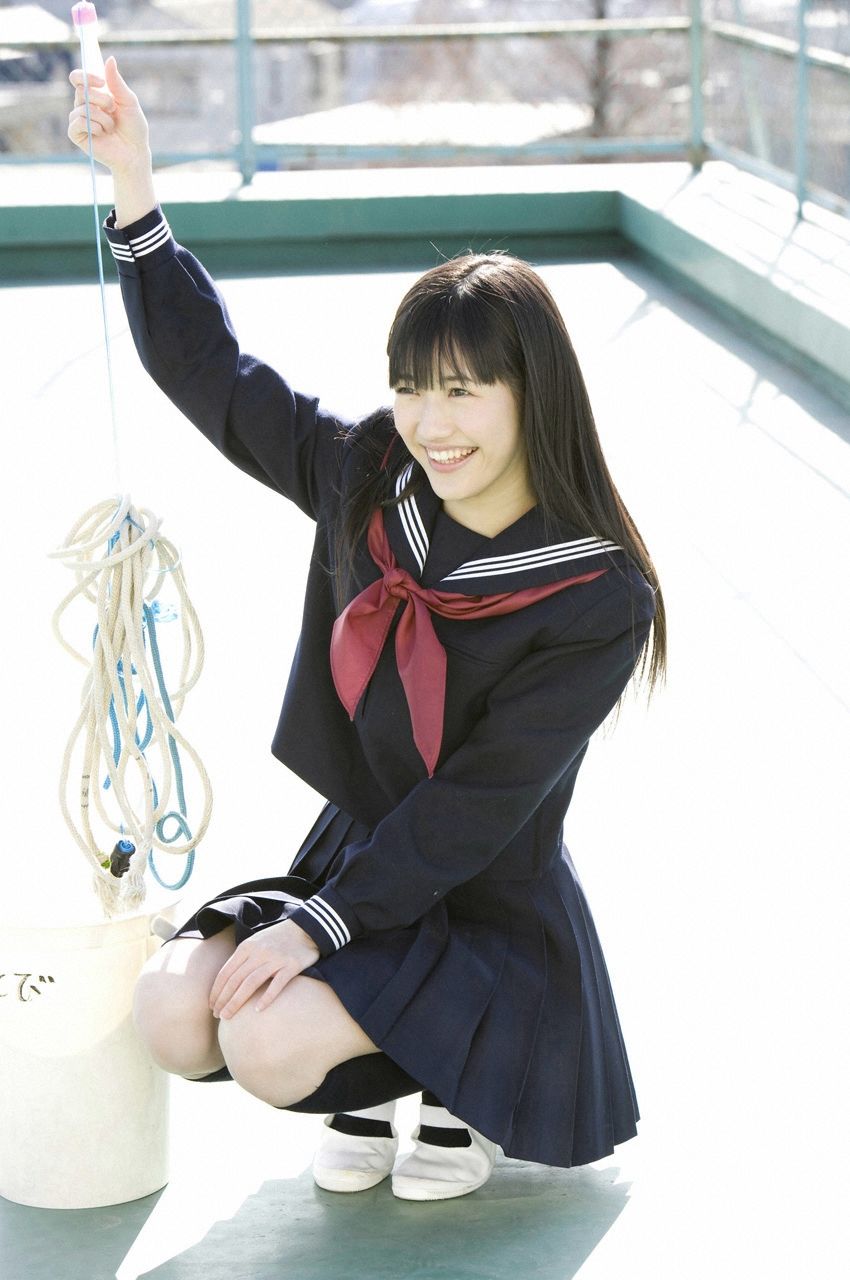 渡邊麻友『1st写真集 まゆゆ』 渡边达生