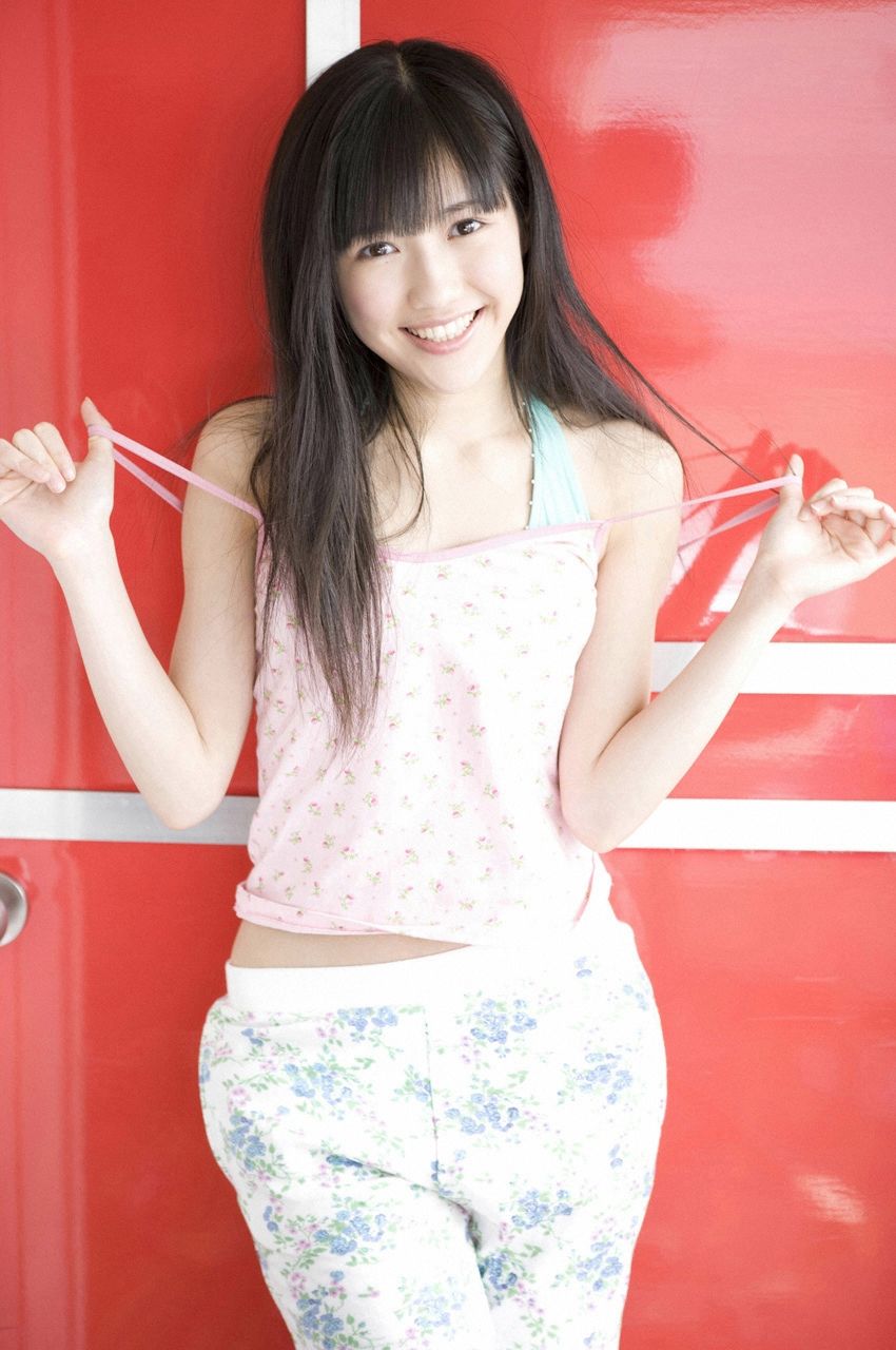 渡邊麻友『1st写真集 まゆゆ』 渡边达生