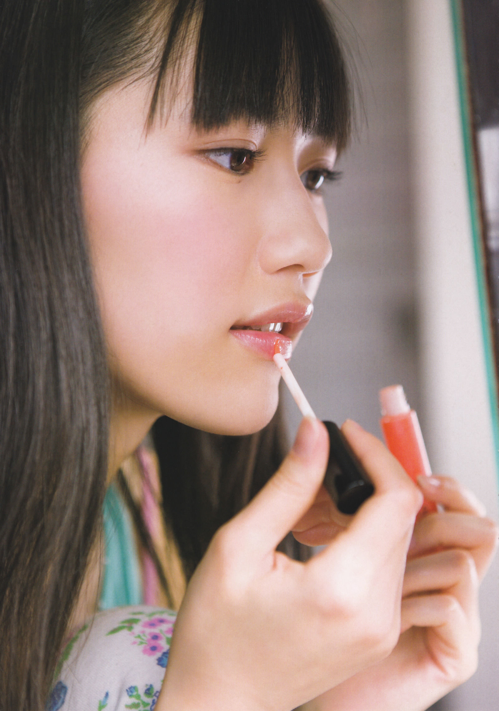 渡邊麻友『1st写真集 まゆゆ』 渡边达生