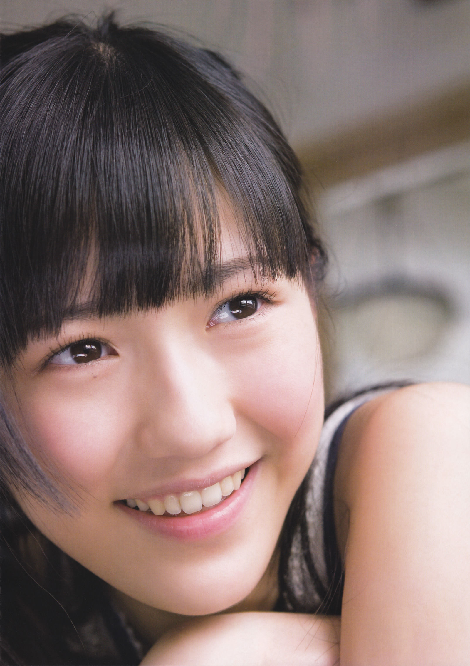 渡邊麻友『1st写真集 まゆゆ』 渡边达生
