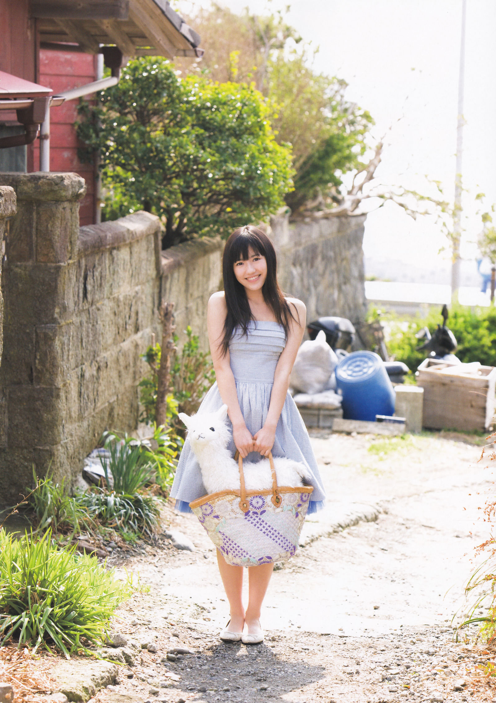 渡邊麻友『1st写真集 まゆゆ』 渡边达生