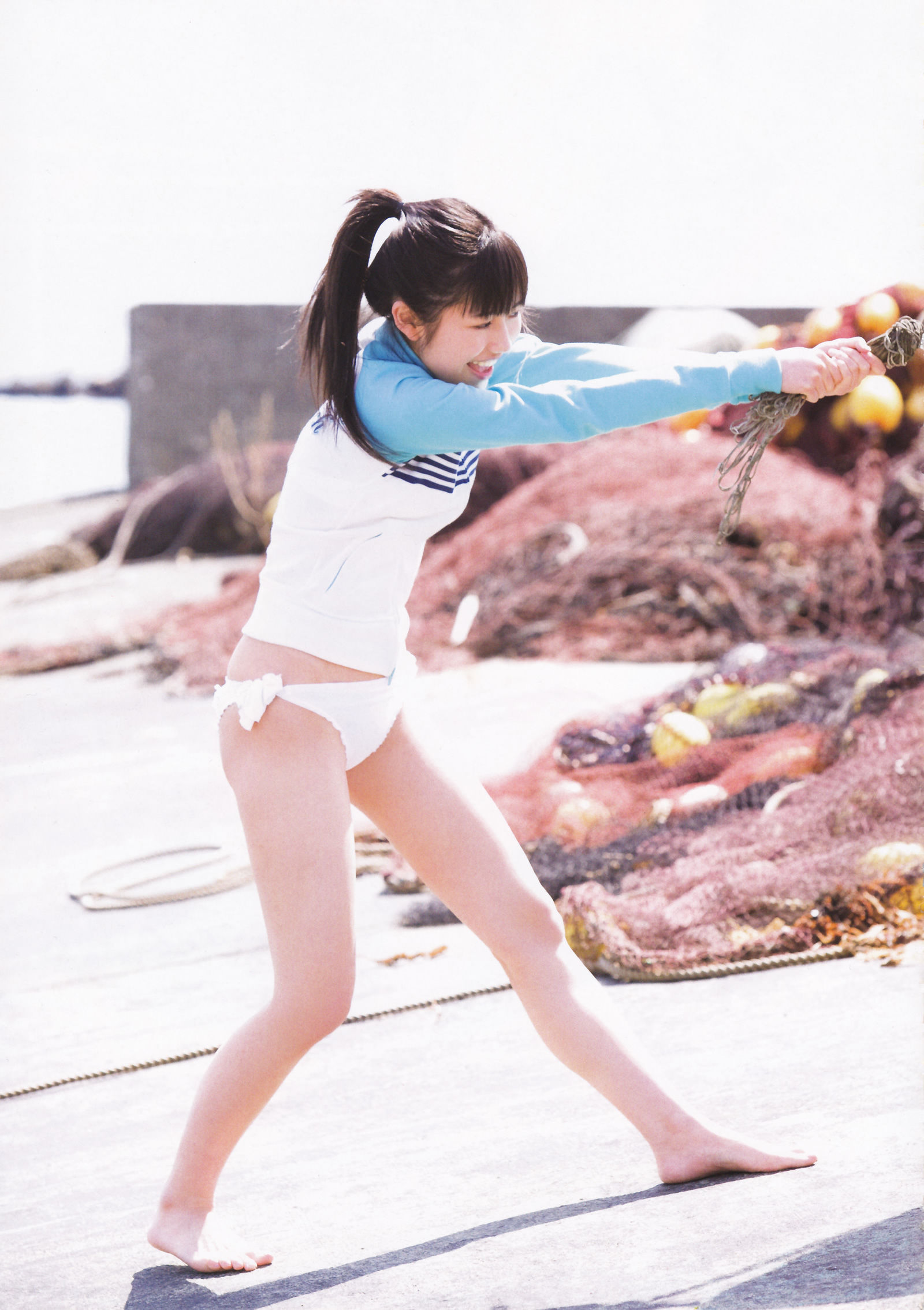 渡邊麻友『1st写真集 まゆゆ』 渡边达生