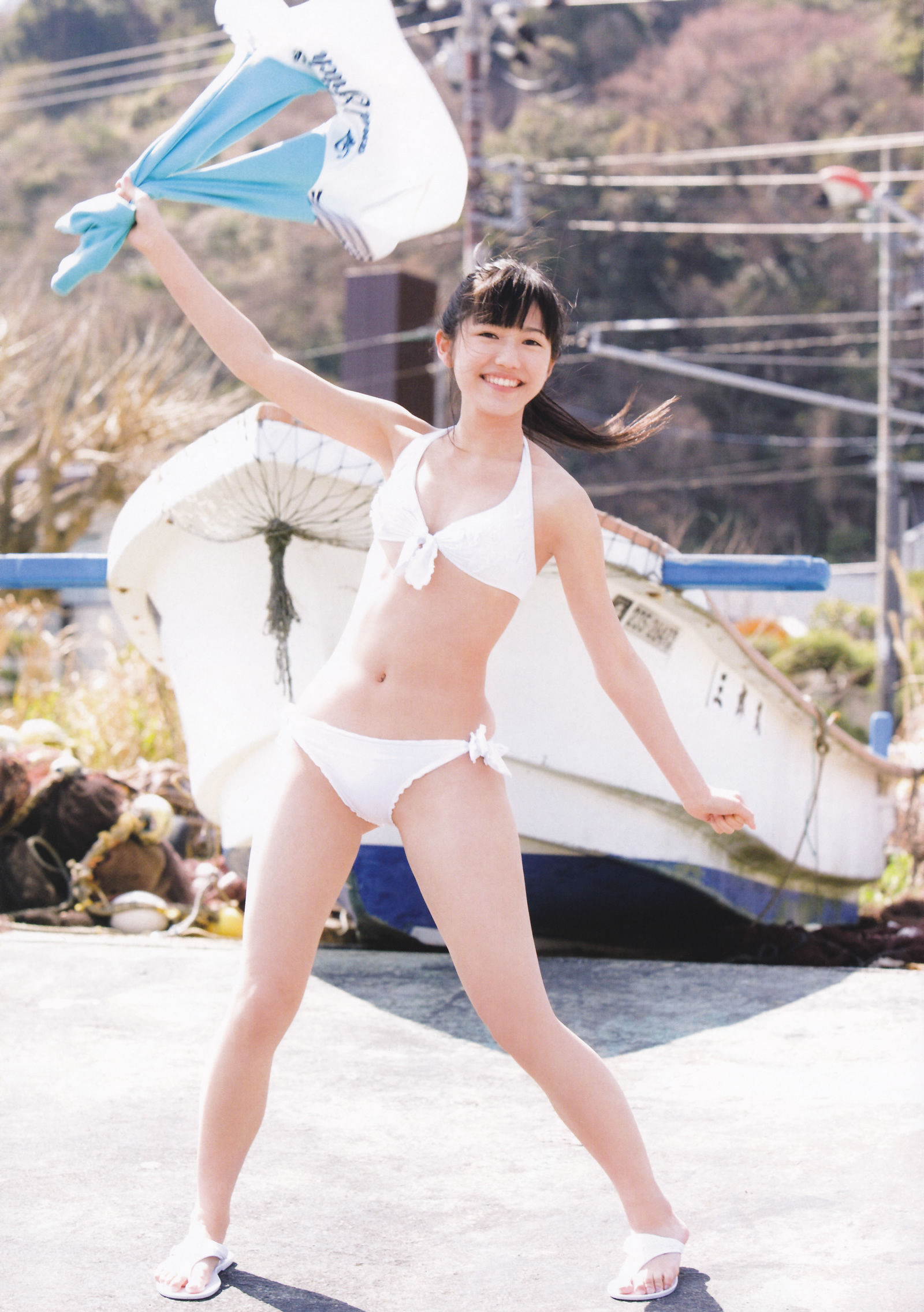 渡邊麻友『1st写真集 まゆゆ』 渡边达生