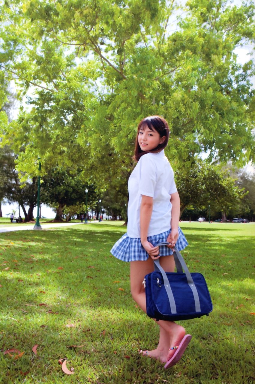篠崎愛 『Love Scenes』 写真集