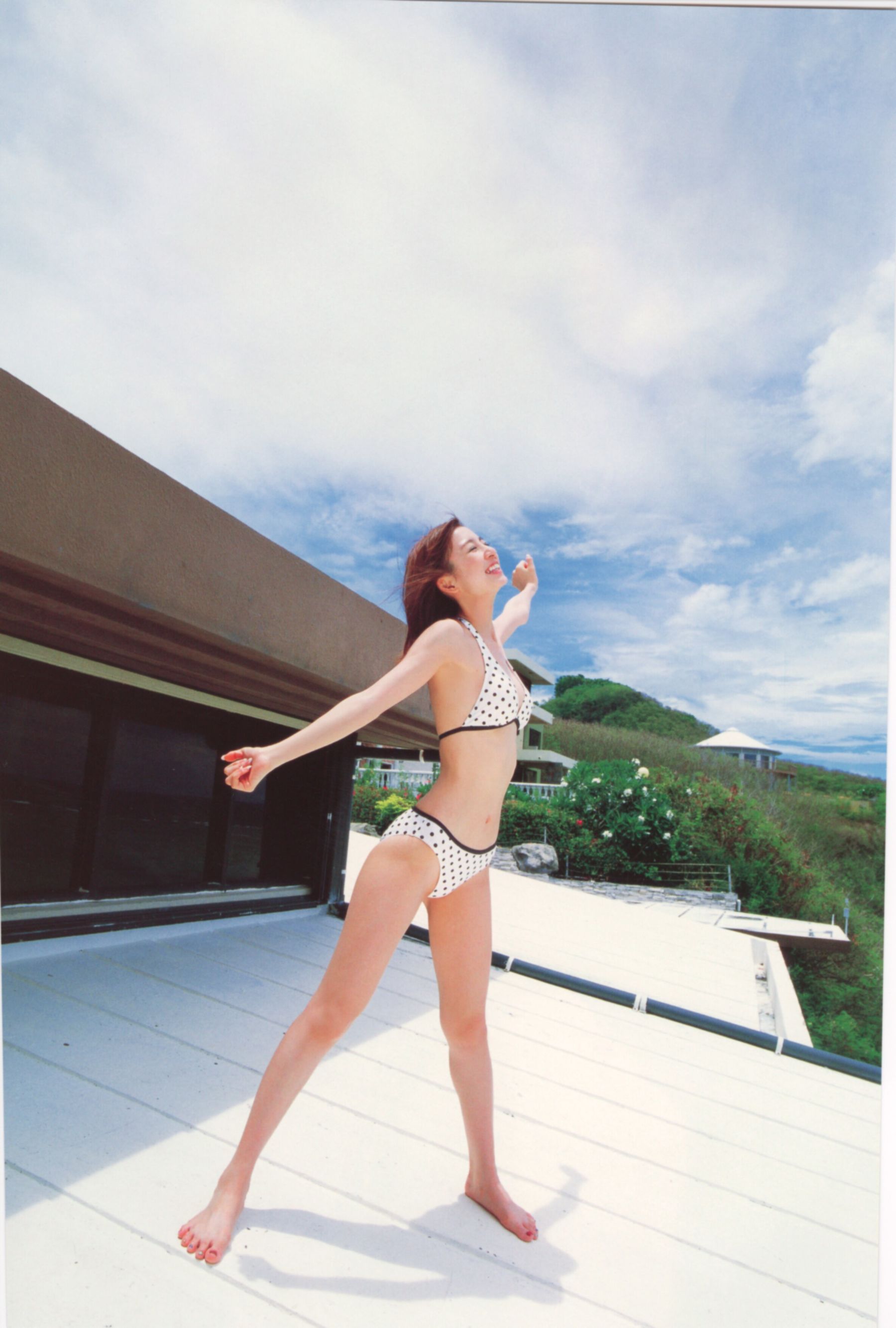 篠田麻里子 Mariko Shinoda《Pendulum》