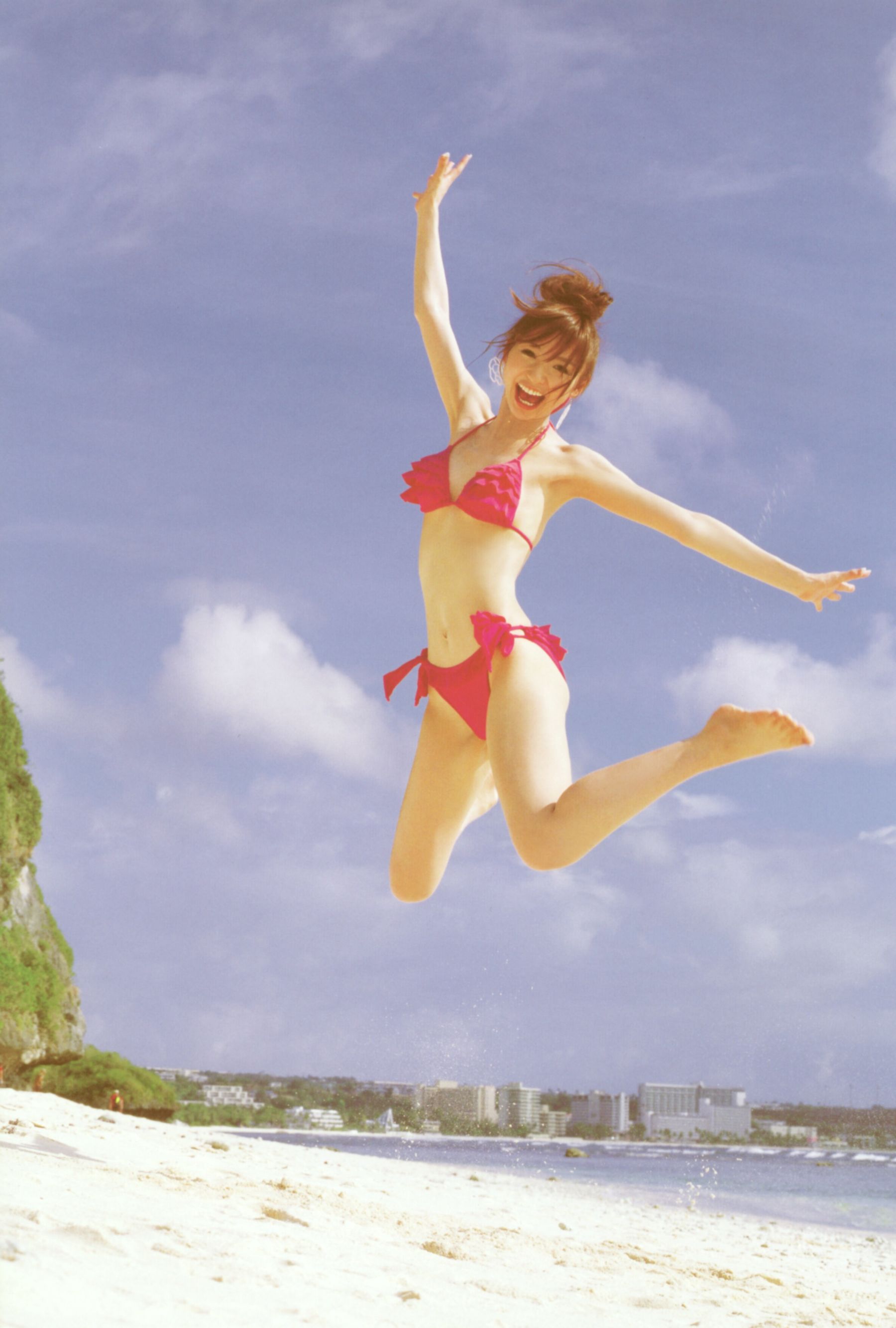 篠田麻里子 Mariko Shinoda《Pendulum》