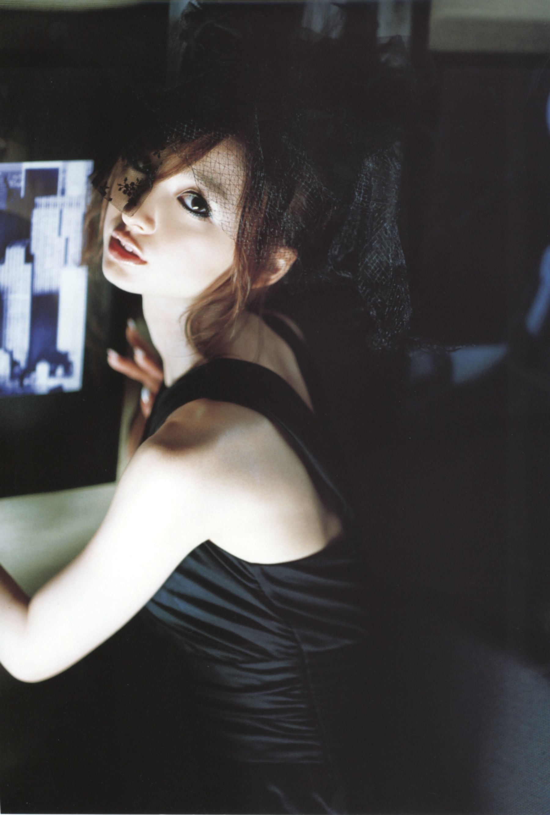 篠田麻里子 Mariko Shinoda《Pendulum》