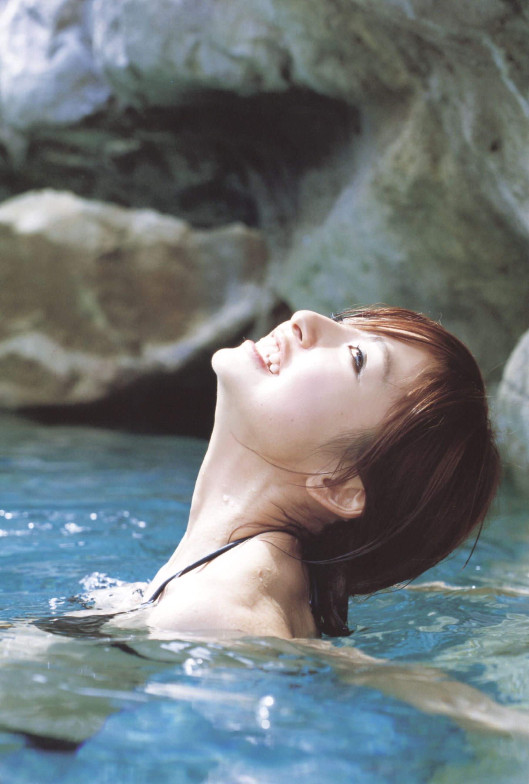 篠田麻里子 Mariko Shinoda《Pendulum》