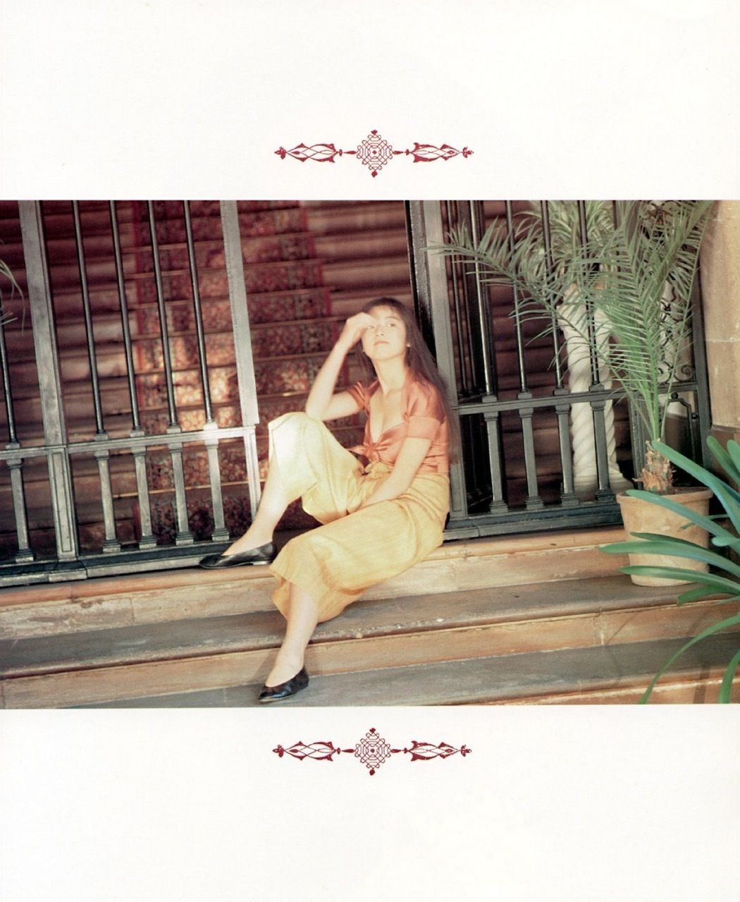 高冈早纪 COVER ROMANCERO