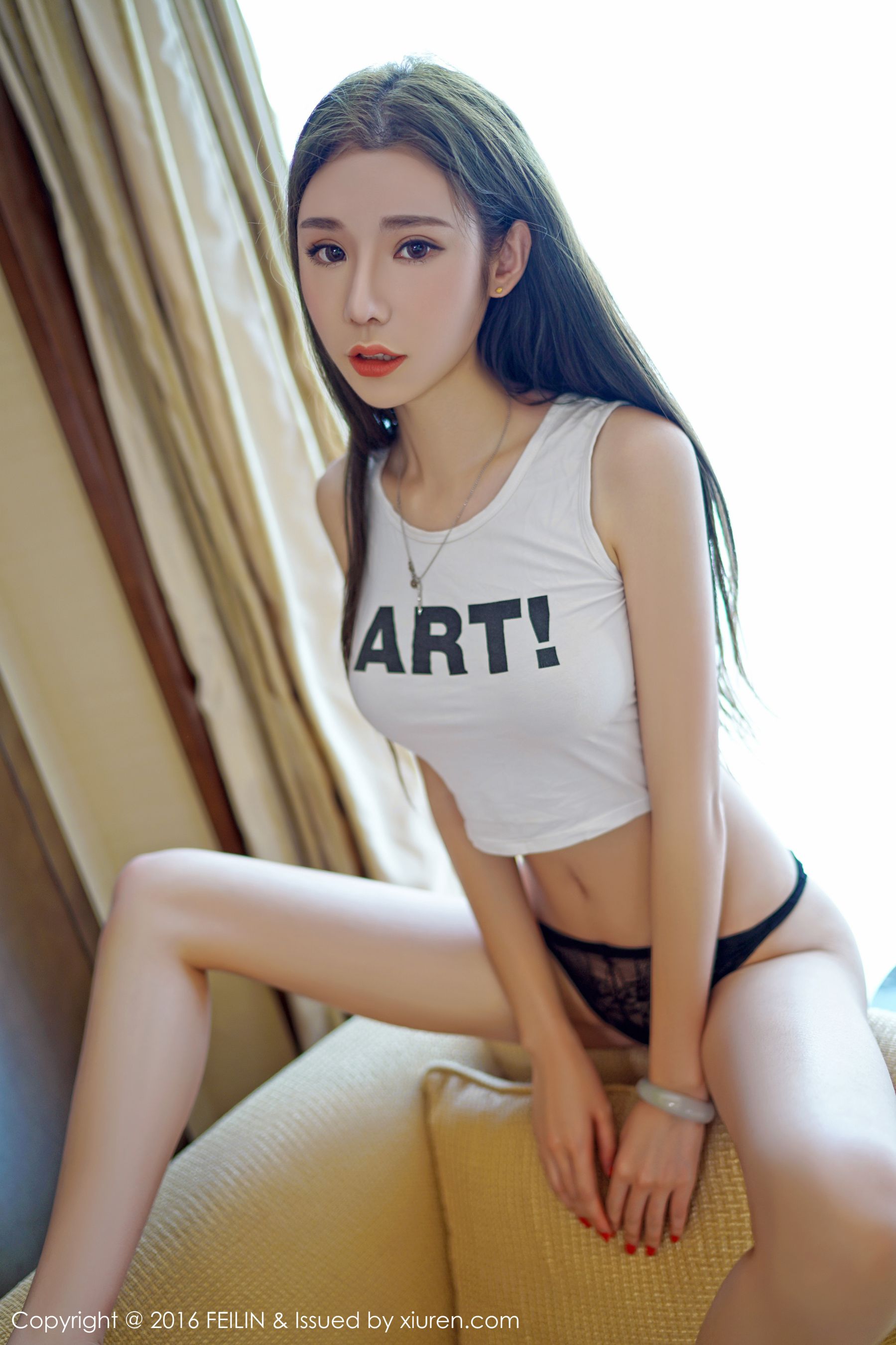 萌琪琪Irene《精致的五官，白皙的皮肤，完美的胸型，修长的美腿》 [嗲囡囡FEILIN] Vol.059